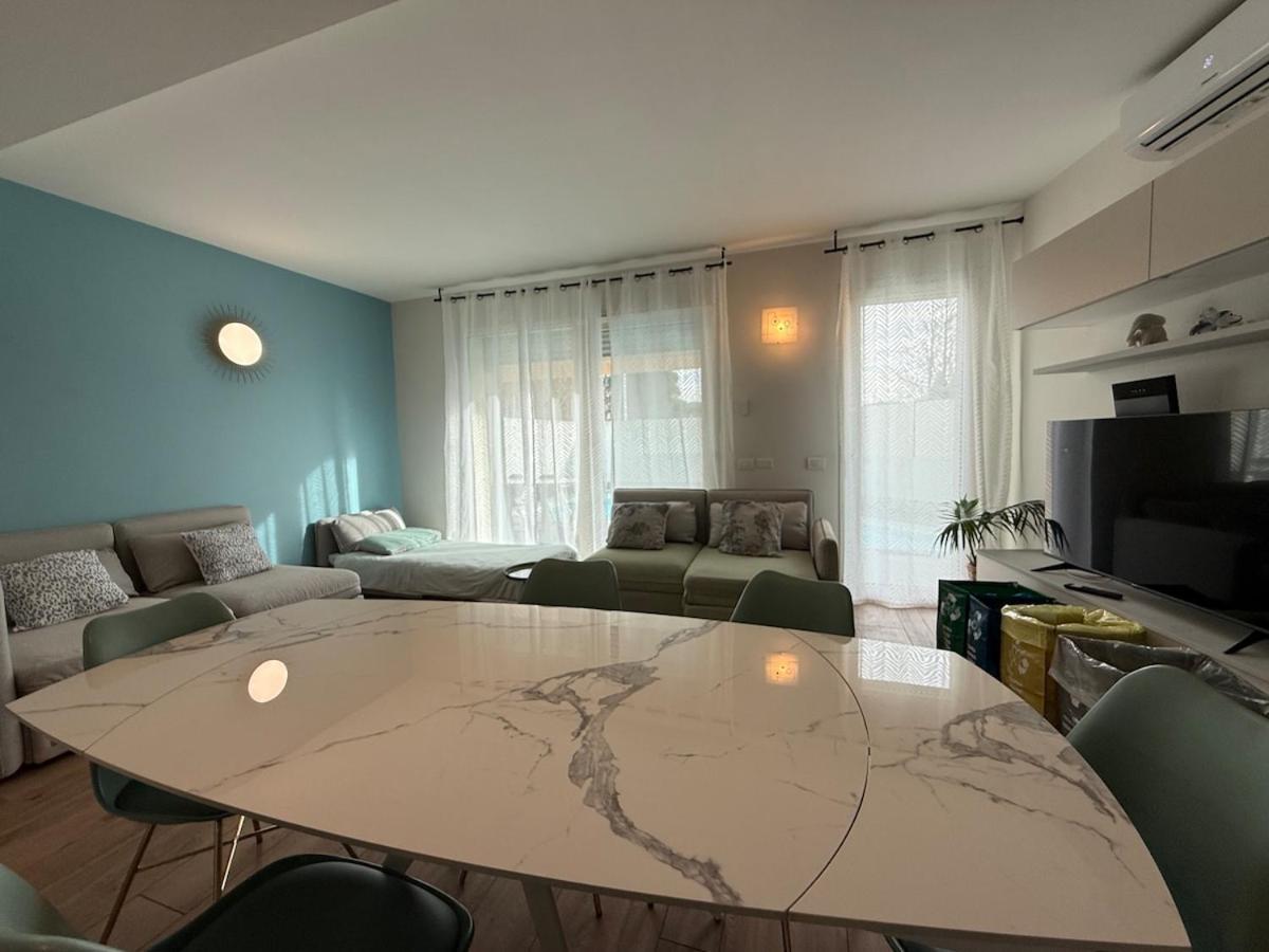 Appartamento in città con Giardino e Piscina privati