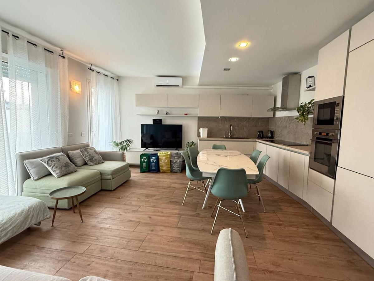 Appartamento in città con Giardino e Piscina privati