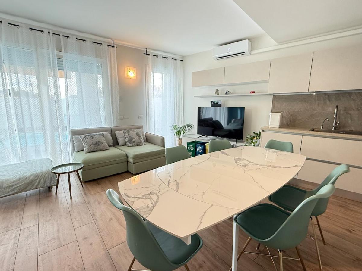 Appartamento in città con Giardino e Piscina privati