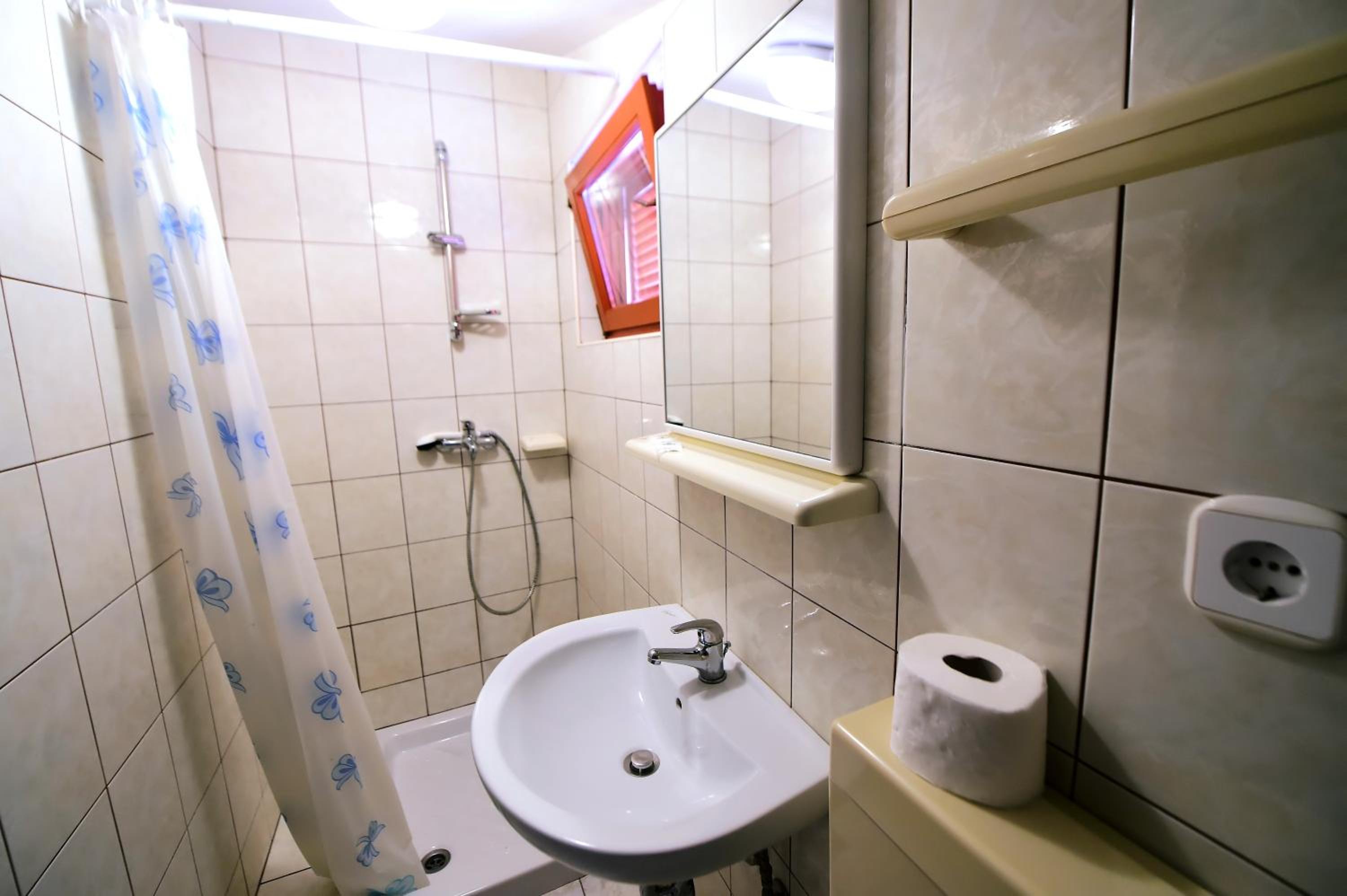 Apartments Zdjelar