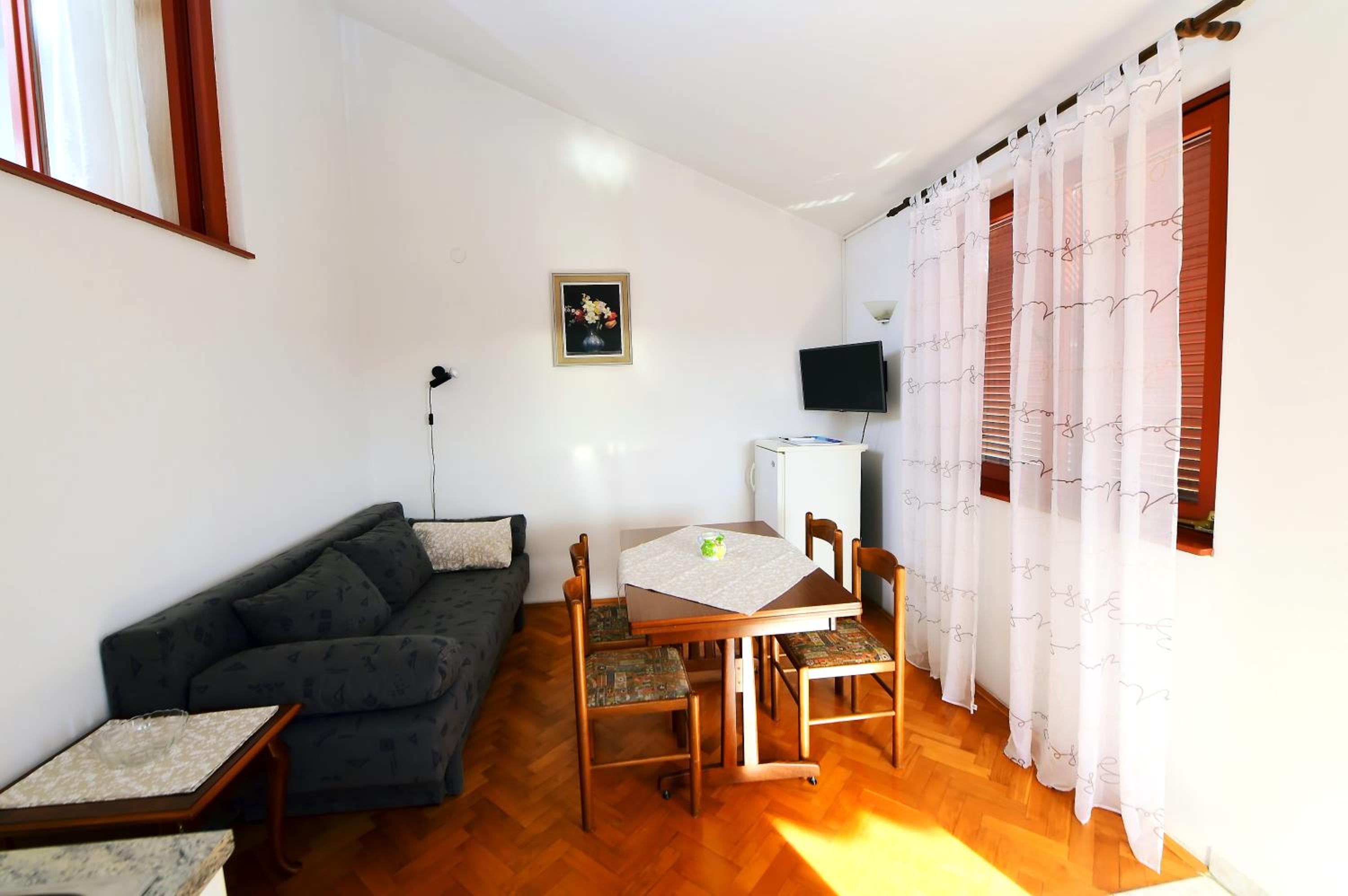 Apartments Zdjelar