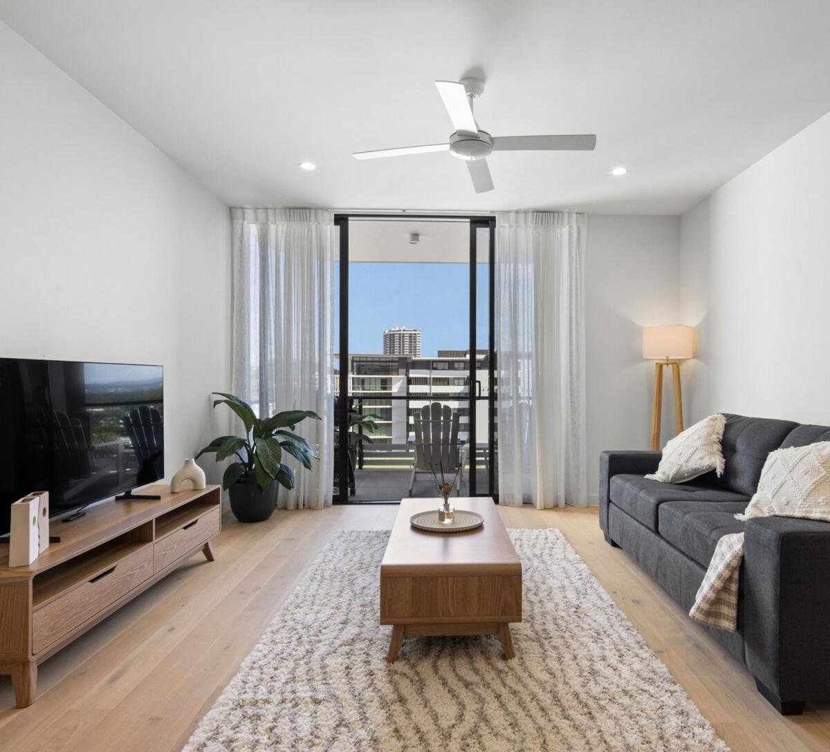 Modern Beachside Oasis 1BR Apartment Free Wi-Fi