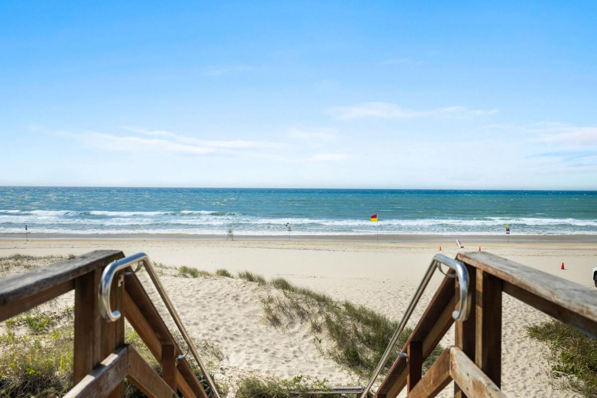 Modern Beachside Oasis 1BR Apartment Free Wi-Fi