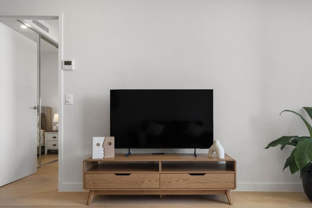 Modern Beachside Oasis 1BR Apartment Free Wi-Fi