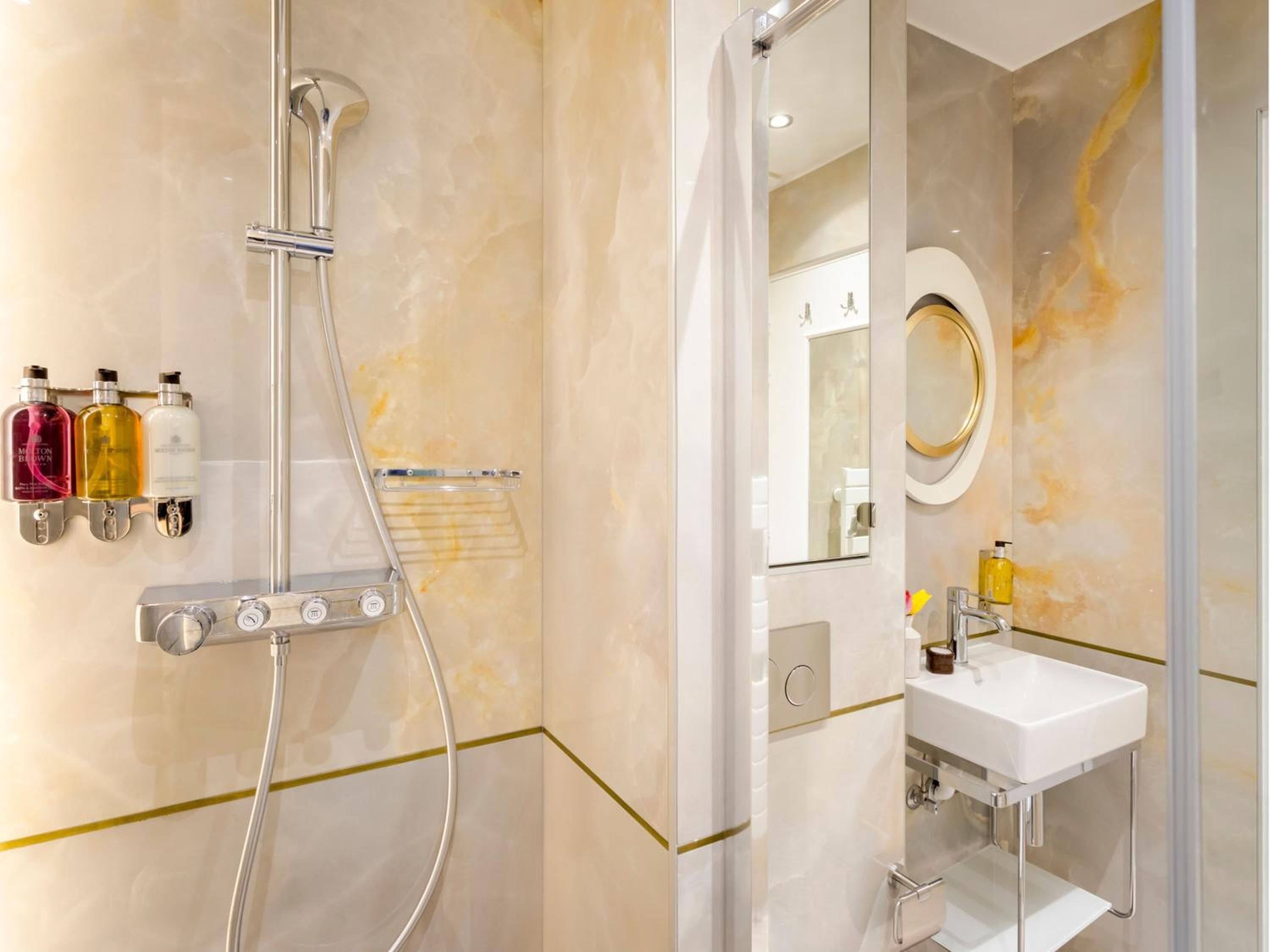 Merveil Signature Suite Hoche - Eiffel Tower view