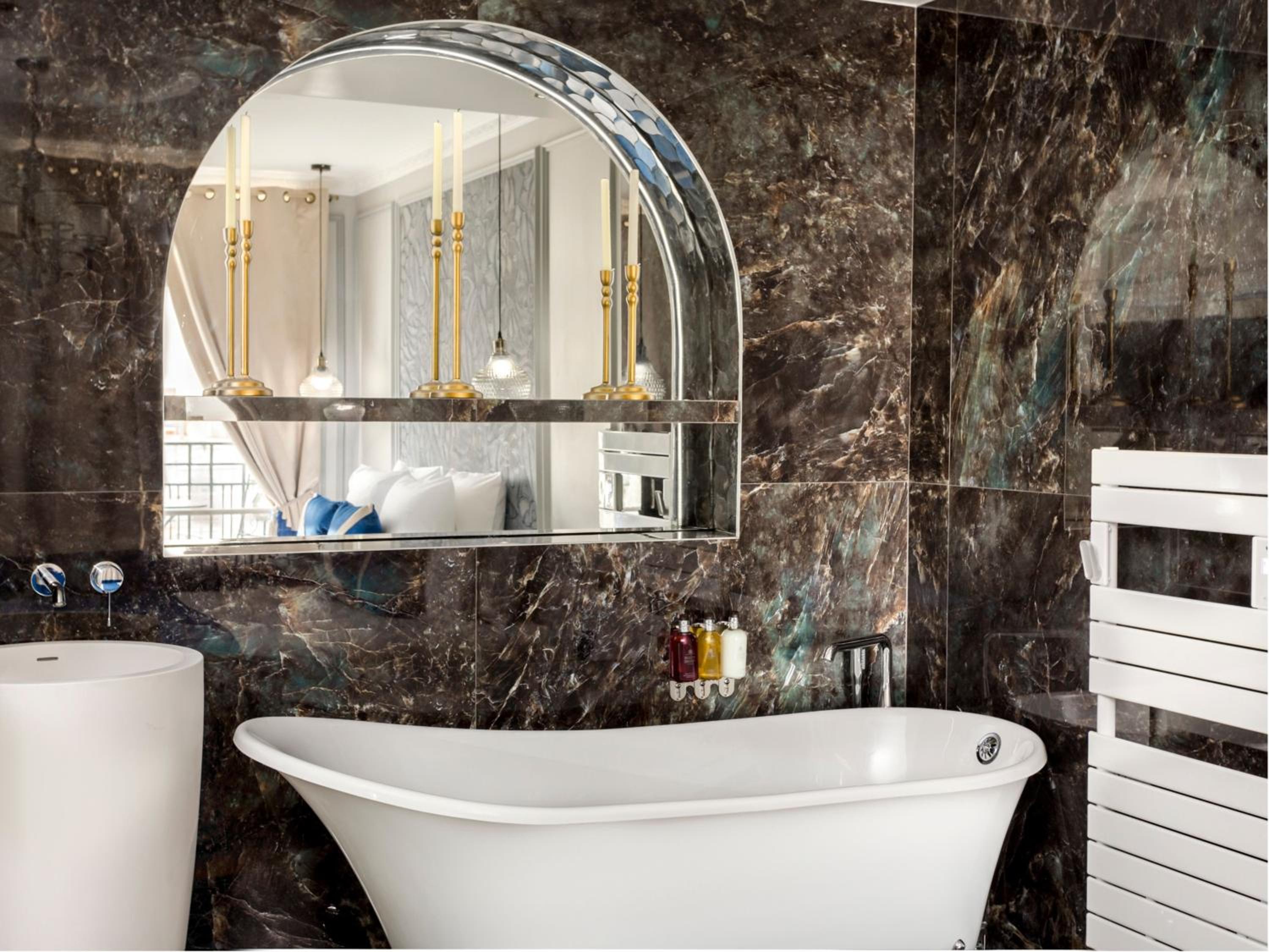 Merveil Signature Suite Hoche - Eiffel Tower view