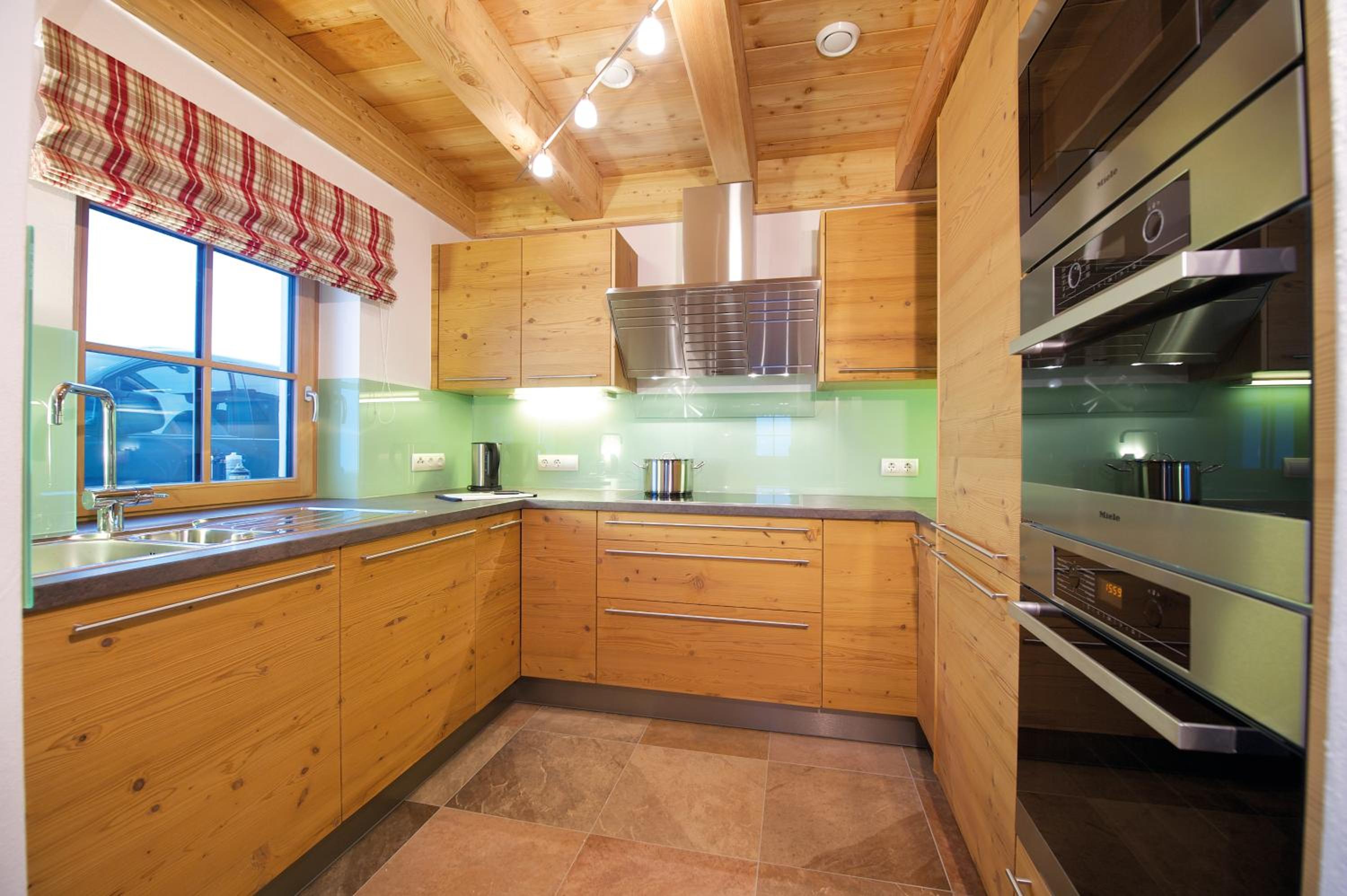 Wallegg Lodge - Alpine Premium Chalet - Ski In-Ski Out - Real Alpine Location Saalbach