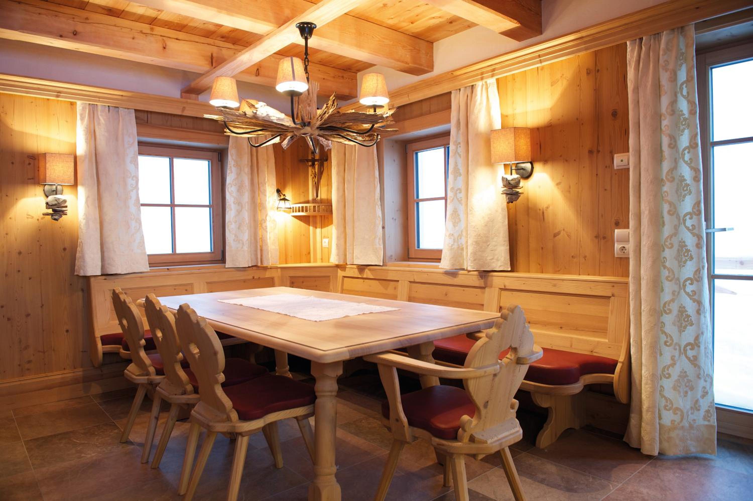 Wallegg Lodge - Alpine Premium Chalet - Ski In-Ski Out - Real Alpine Location Saalbach