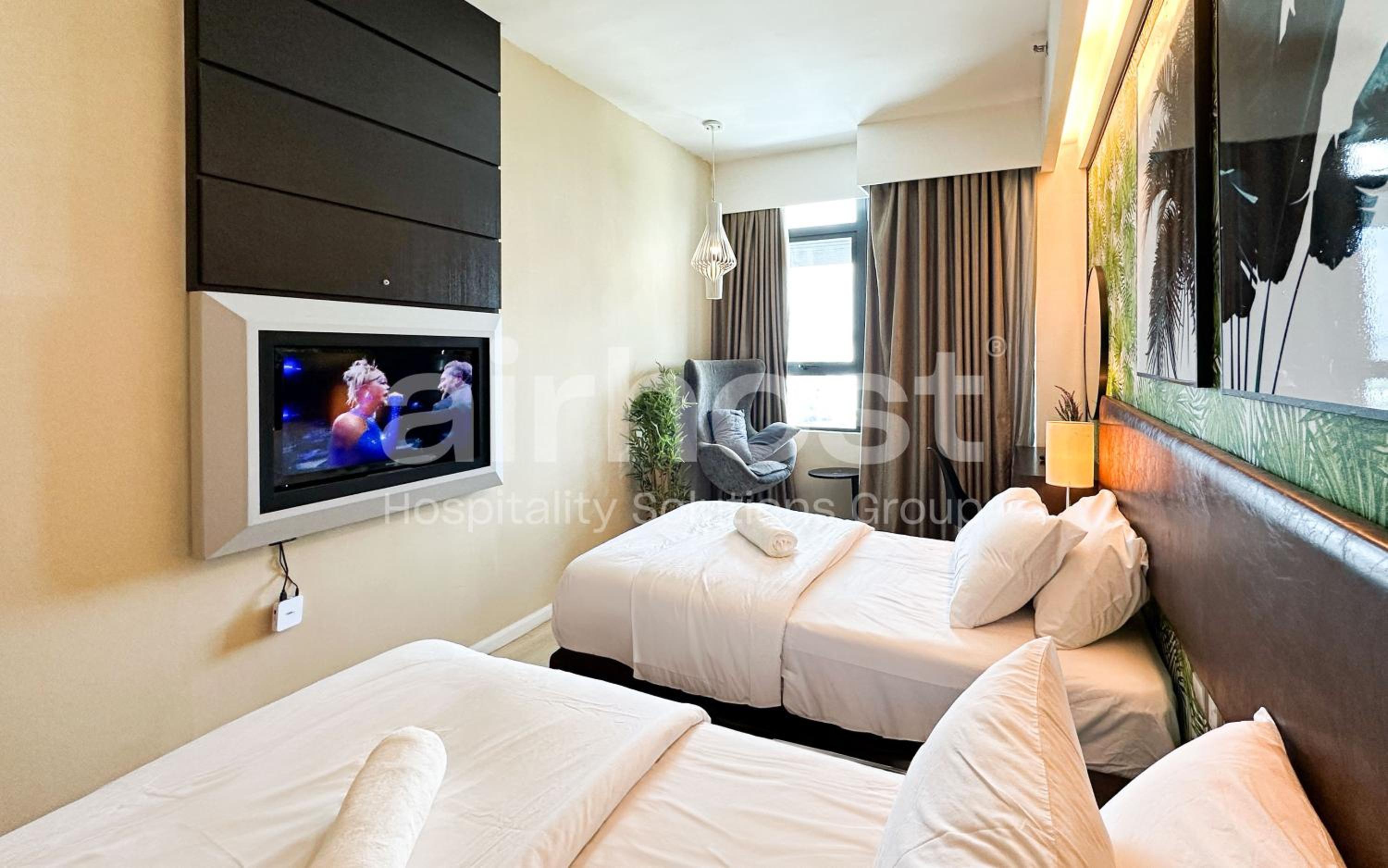 PJ Centrestage by Airhost