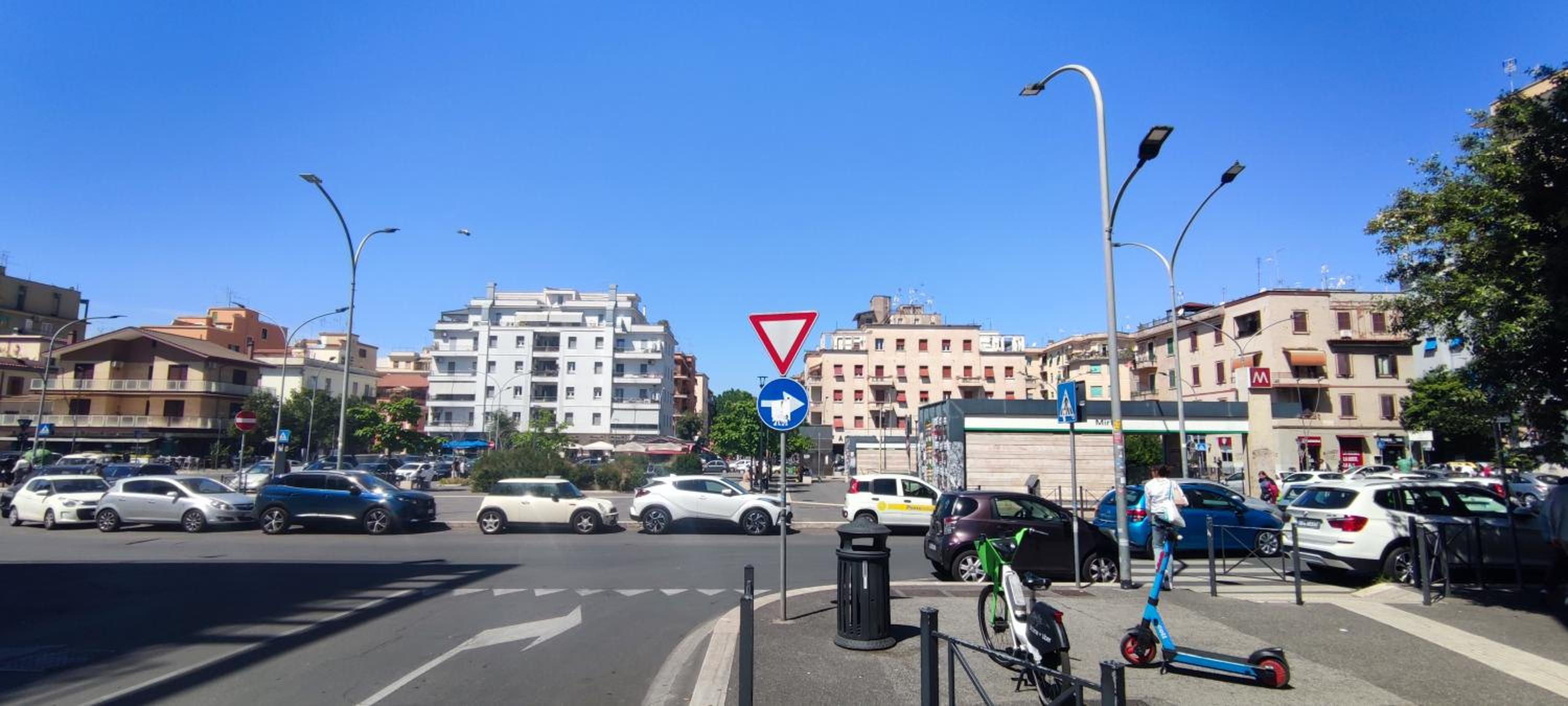 Metro Mirti Rome Suite