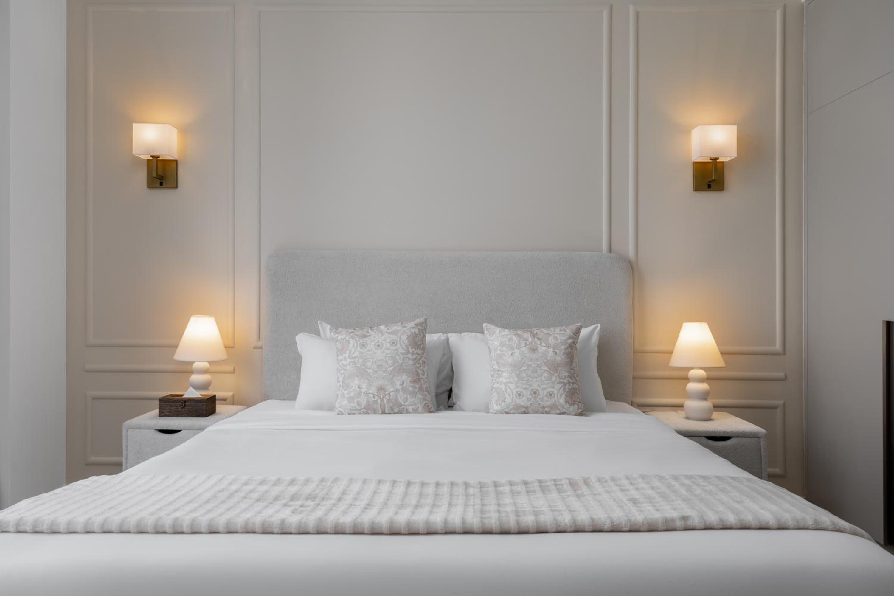 Maison Privee - Sky-High Elegance with Unrivaled Burj Khalifa Views