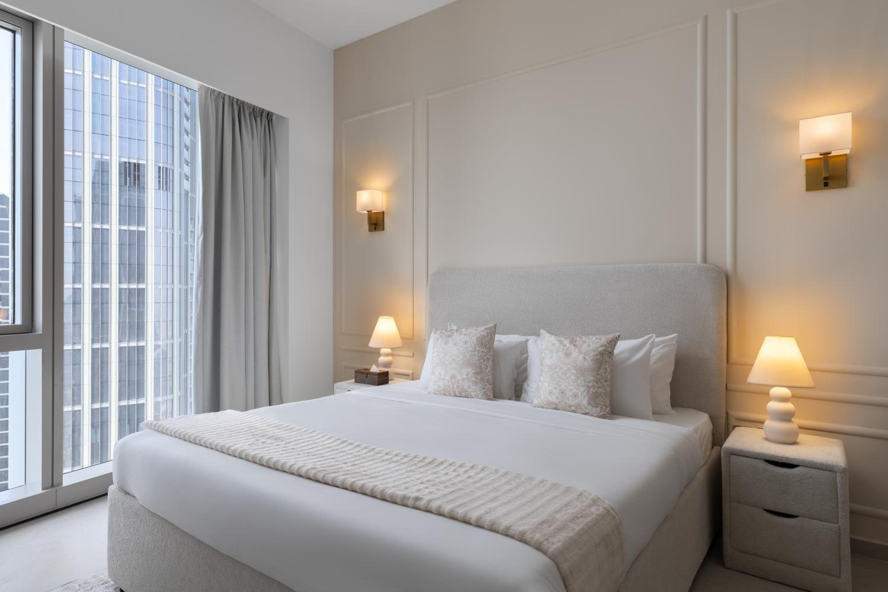 Maison Privee - Sky-High Elegance with Unrivaled Burj Khalifa Views