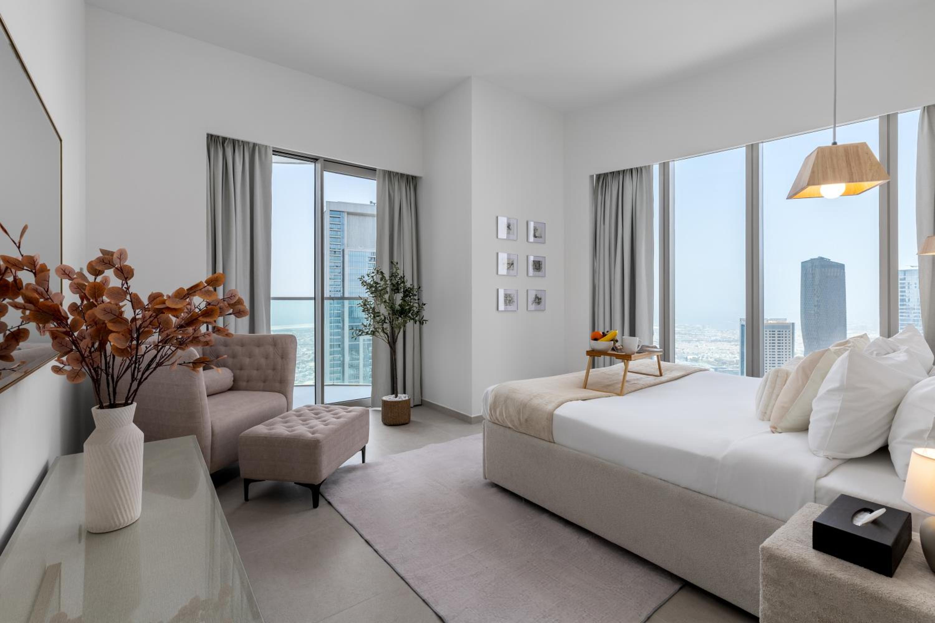 Maison Privee - Sky-High Elegance with Unrivaled Burj Khalifa Views