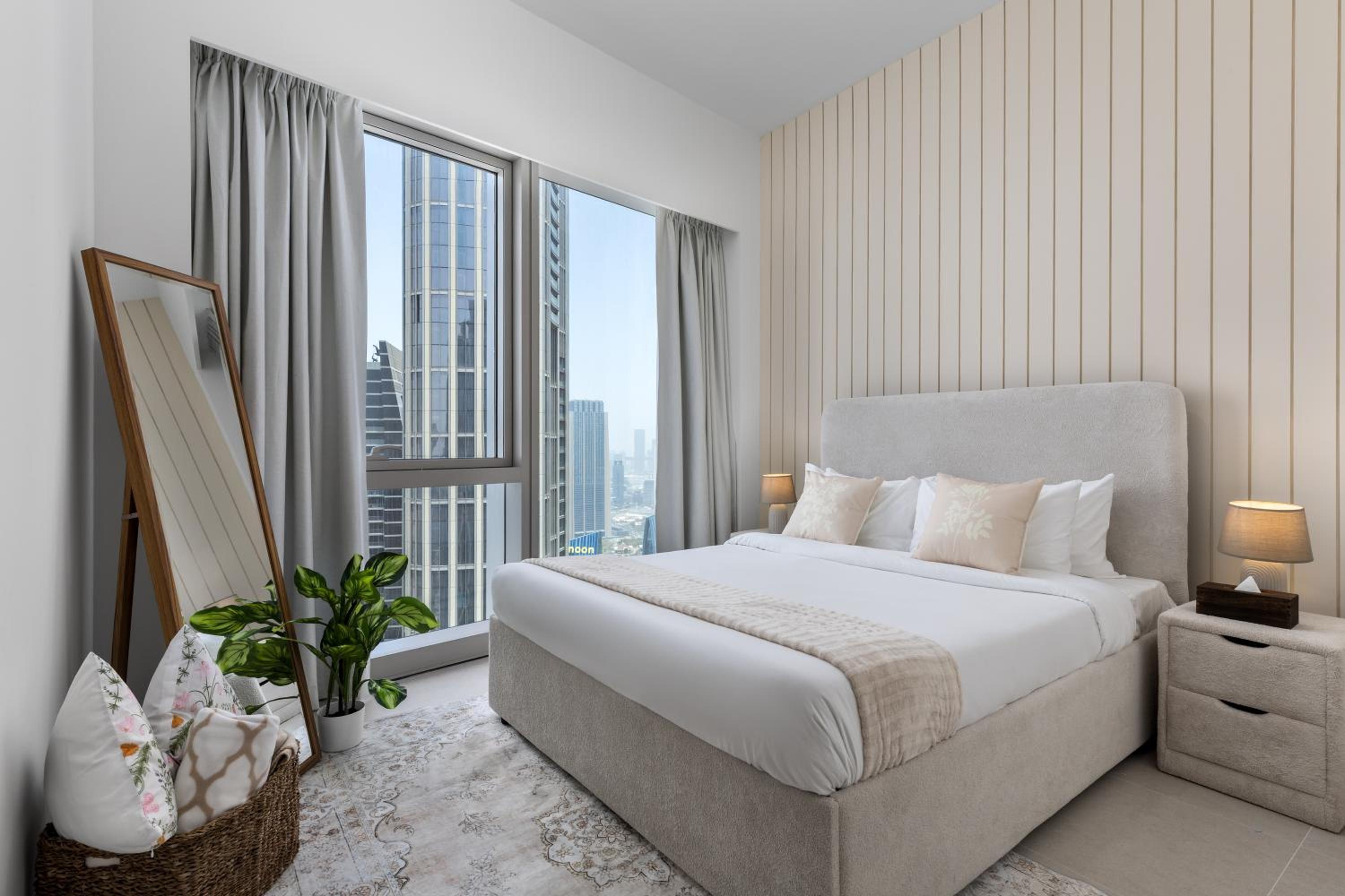 Maison Privee - Sky-High Elegance with Unrivaled Burj Khalifa Views