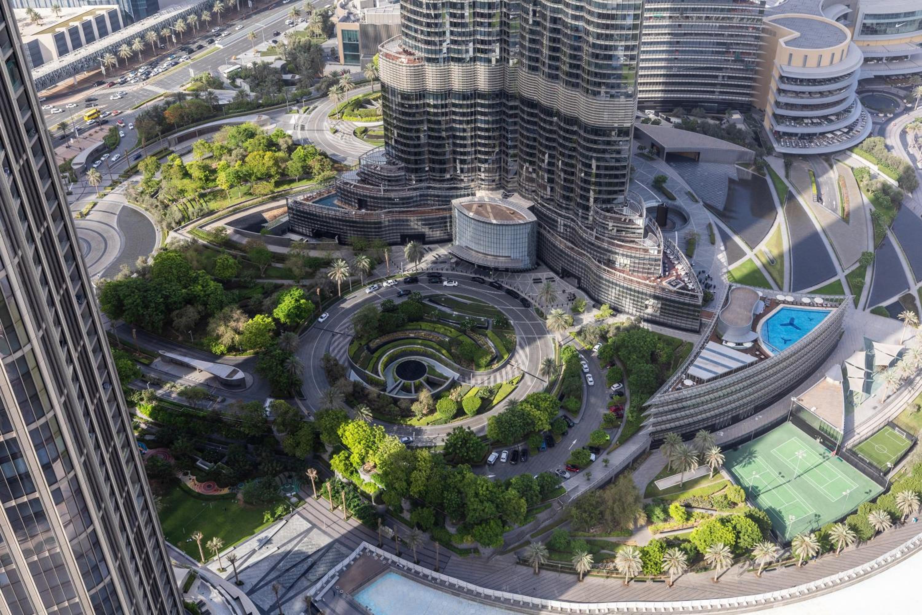 Maison Privee - Sky-High Elegance with Unrivaled Burj Khalifa Views