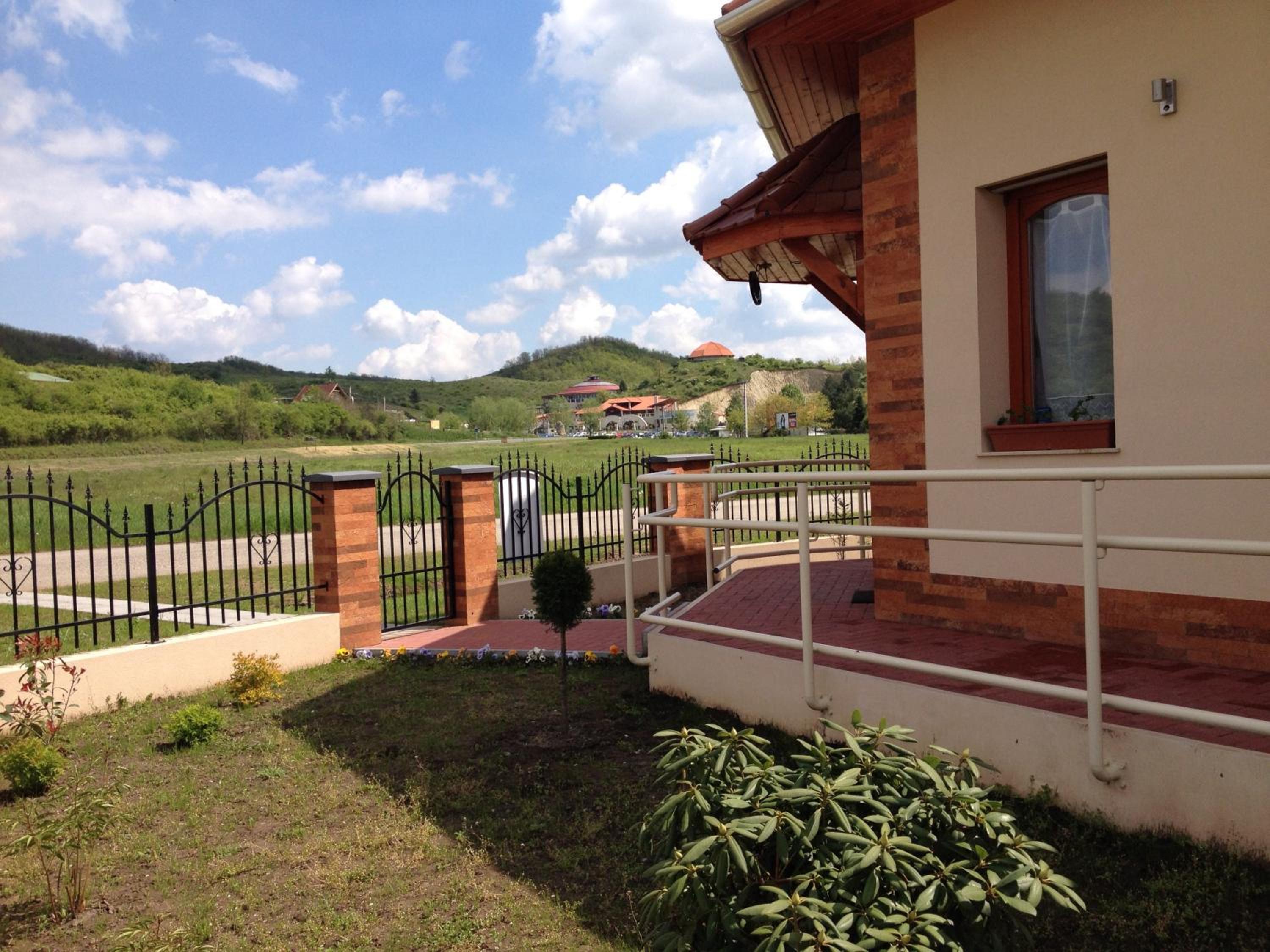 Photo 28