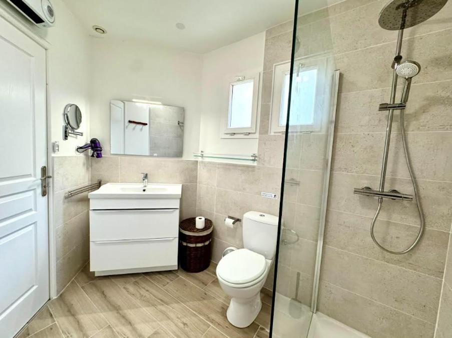 Gite en 3 épis de plain-pied, 2 chambres, climatisé, terrasse, jardinet et parking, très calme
