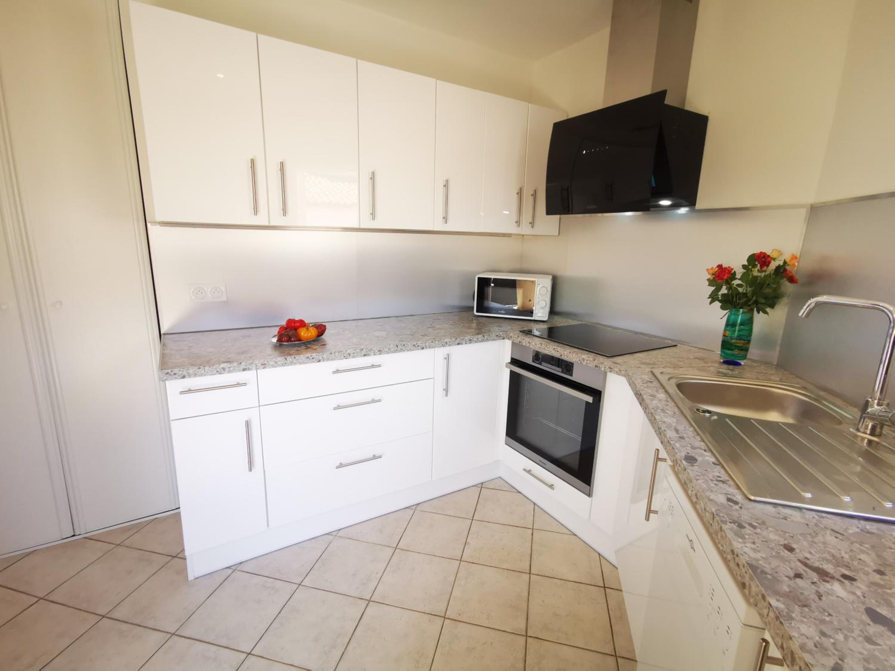 Gite en 3 épis de plain-pied, 2 chambres, climatisé, terrasse, jardinet et parking, très calme