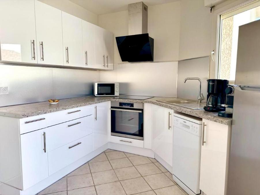 Gite en 3 épis de plain-pied, 2 chambres, climatisé, terrasse, jardinet et parking, très calme