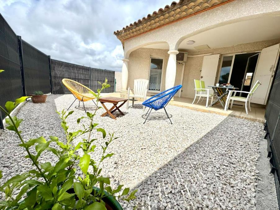 Gite en 3 épis de plain-pied, 2 chambres, climatisé, terrasse, jardinet et parking, très calme
