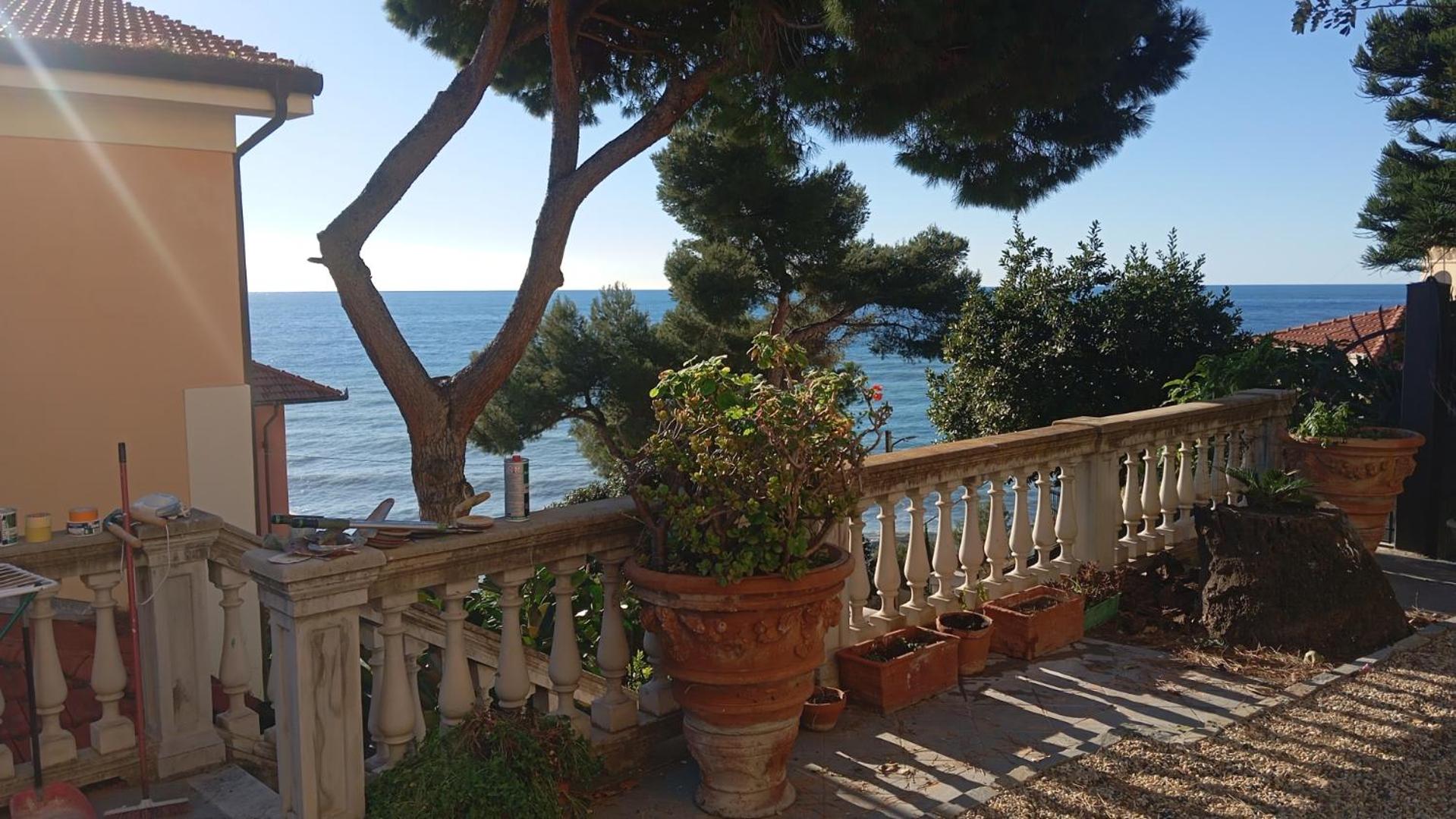 Meine Sonne Riviera, appartamento storico con vista mare, terrazzo e parcheggio