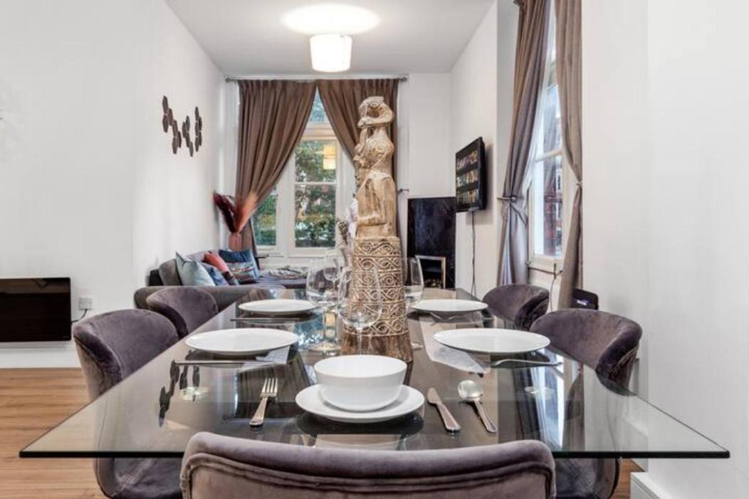 Majestic 2 BR in Knightsbridge KB70