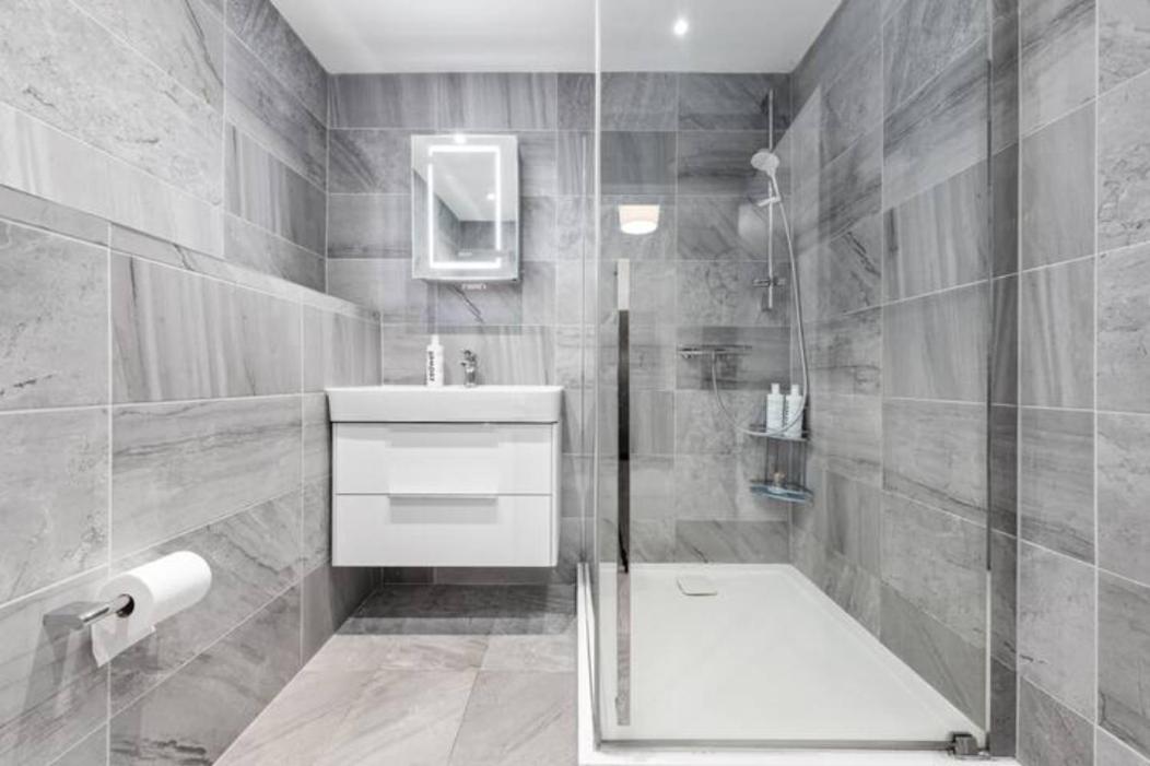 Majestic 2 BR in Knightsbridge KB70