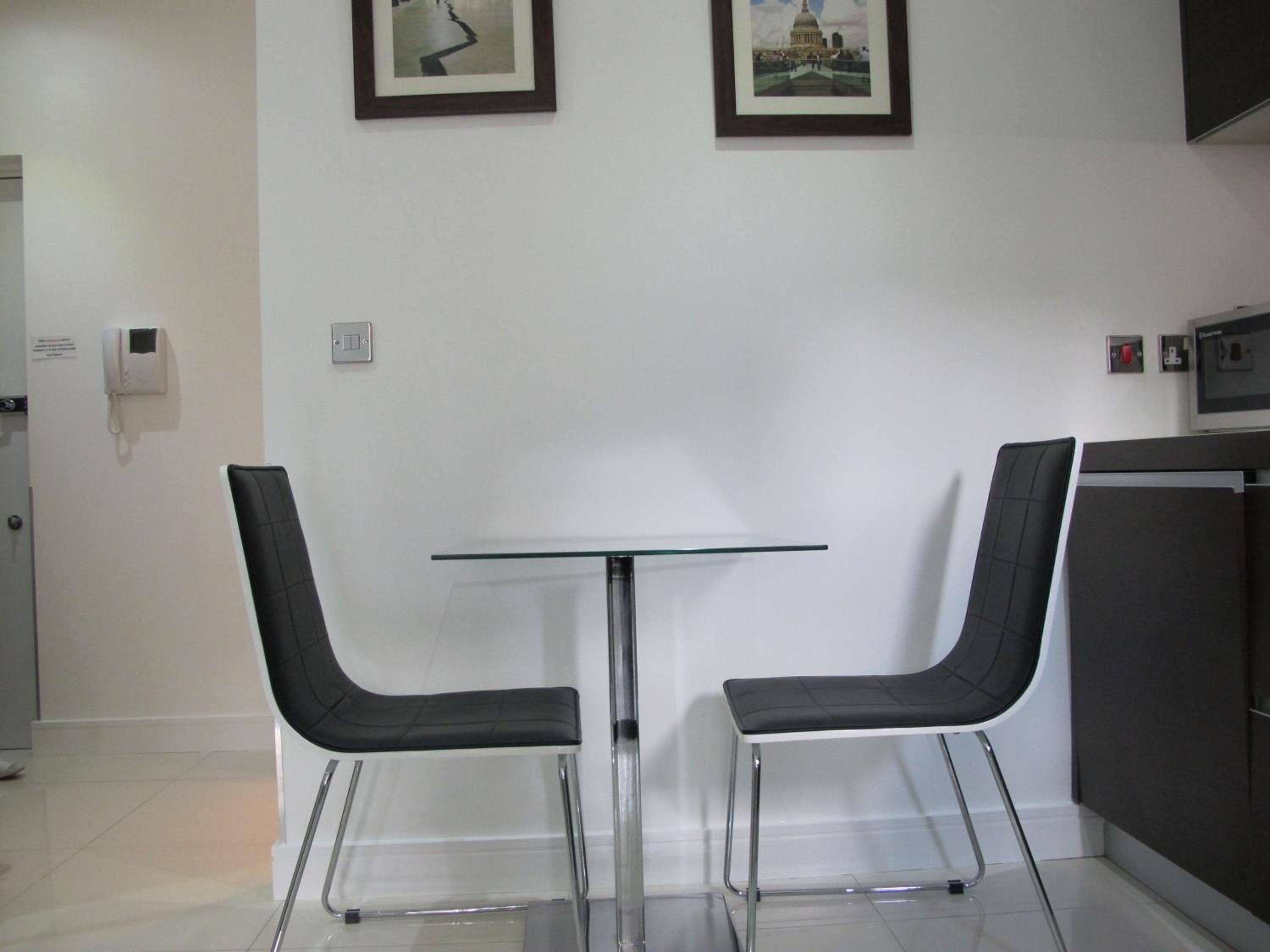 BLOOMSBURY APARTMENTS