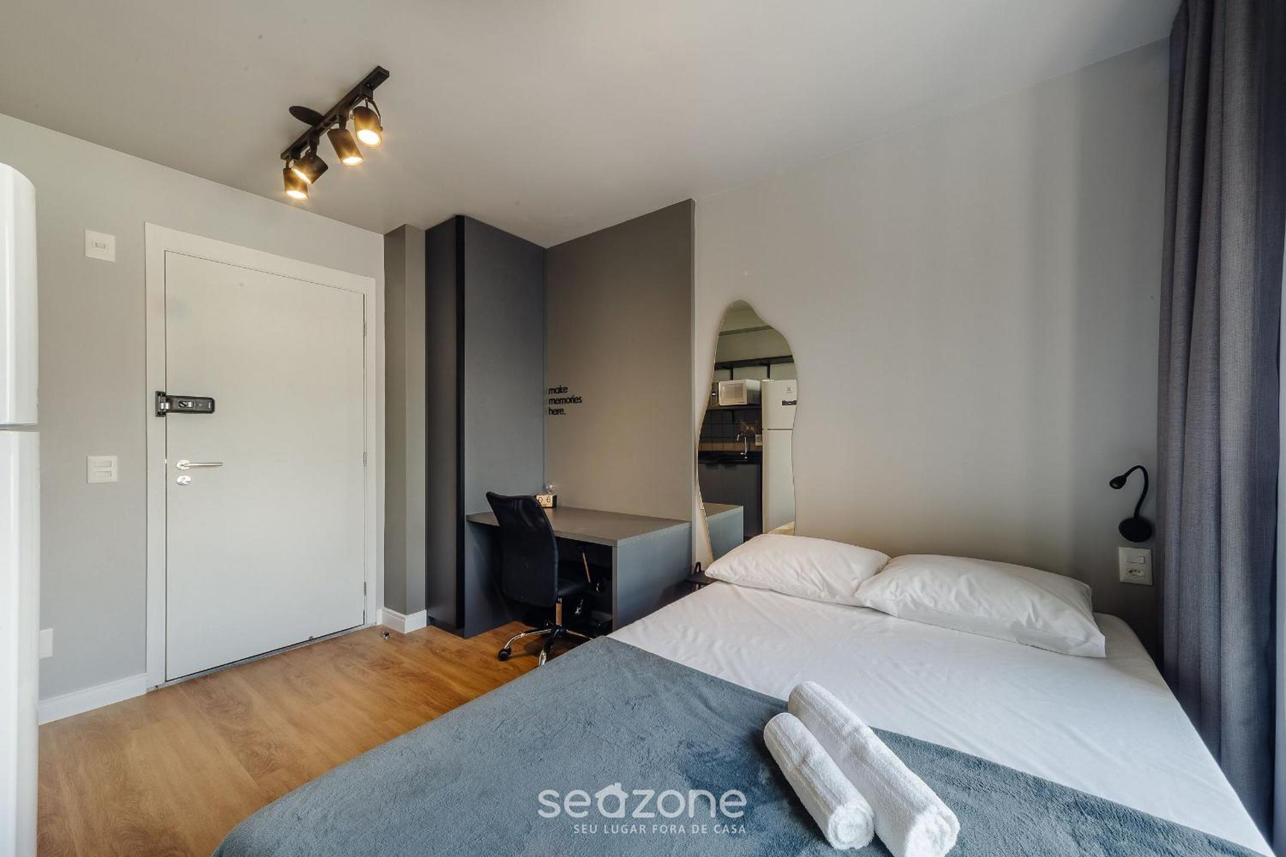 Practical Studio 1.3km from the Metro GBA1104