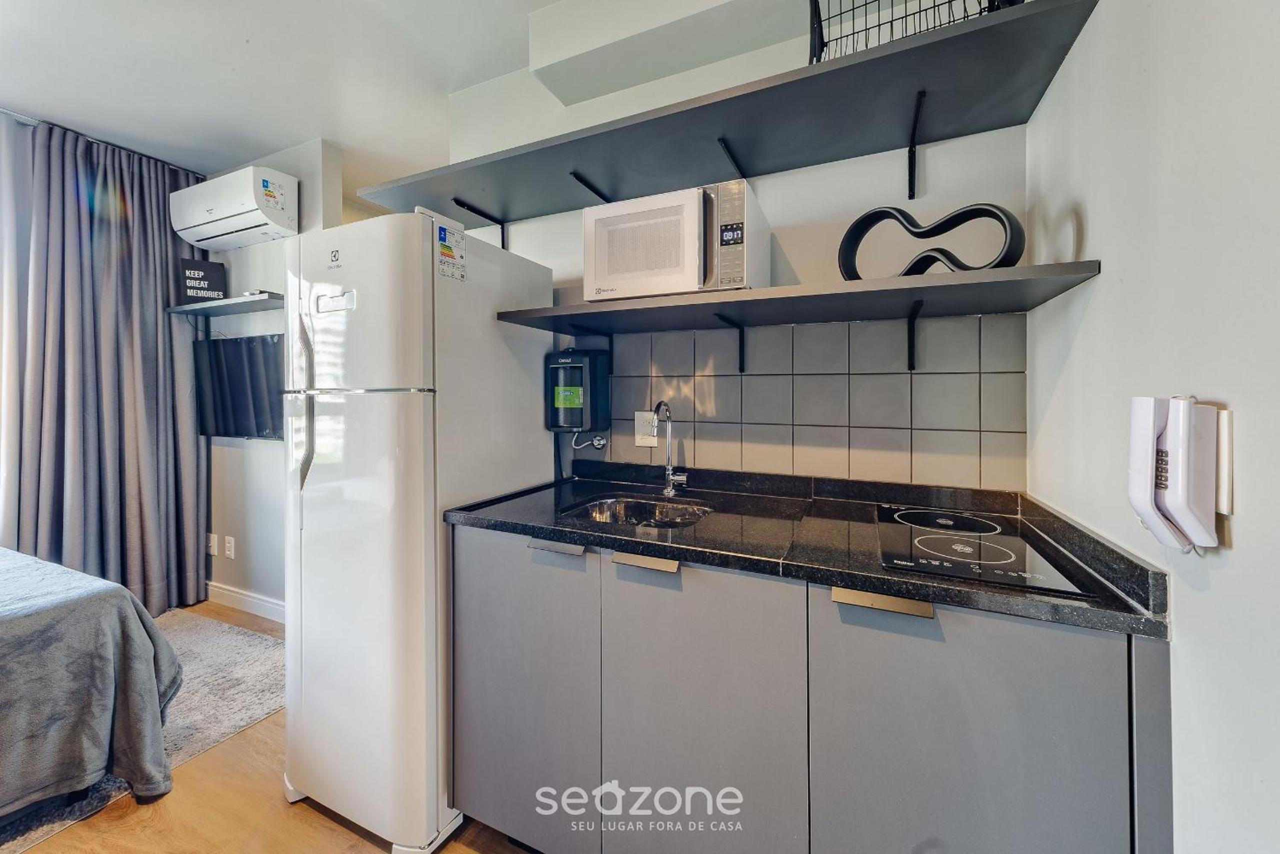 Practical Studio 1.3km from the Metro GBA1104