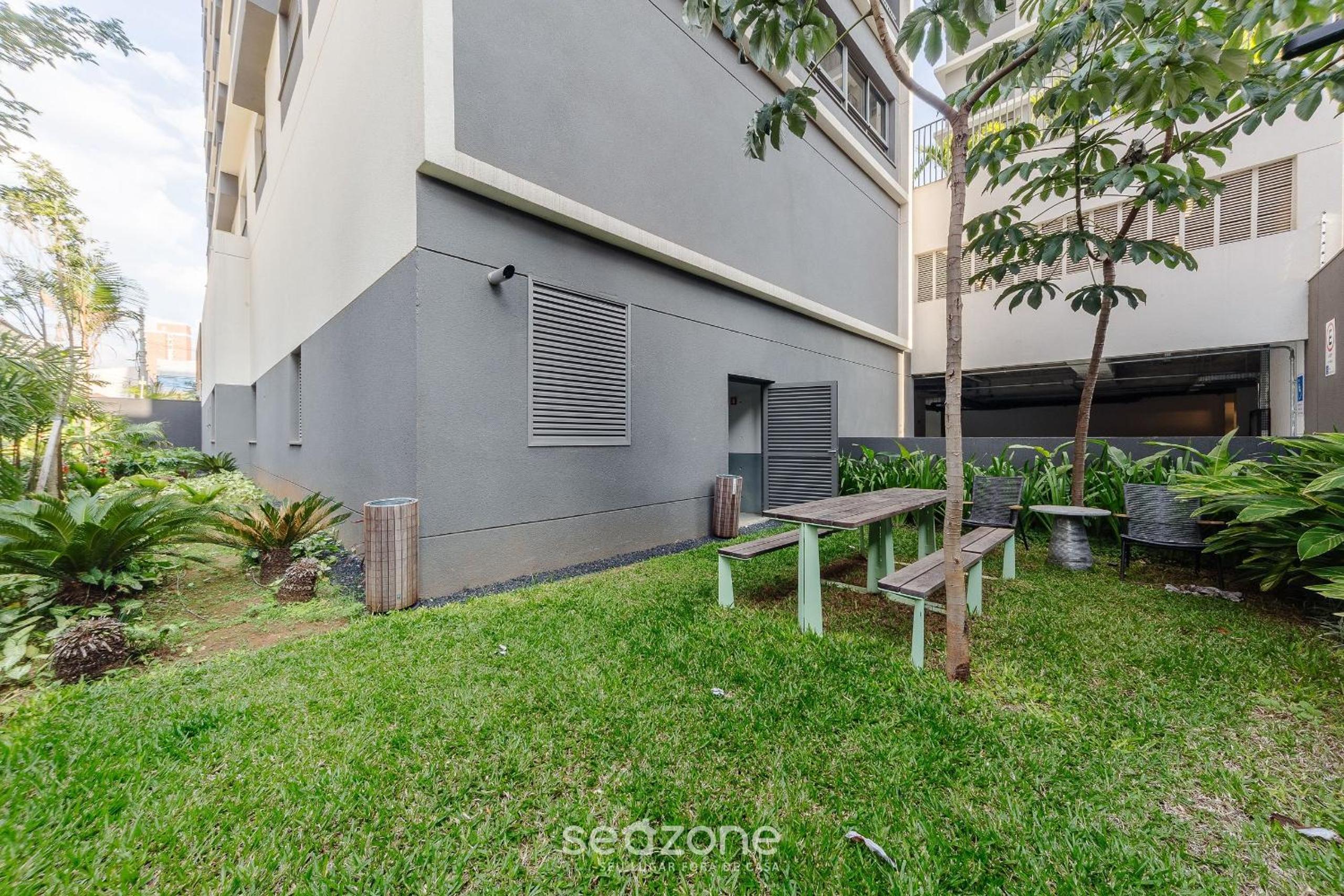 Practical Studio 1.3km from the Metro GBA1104