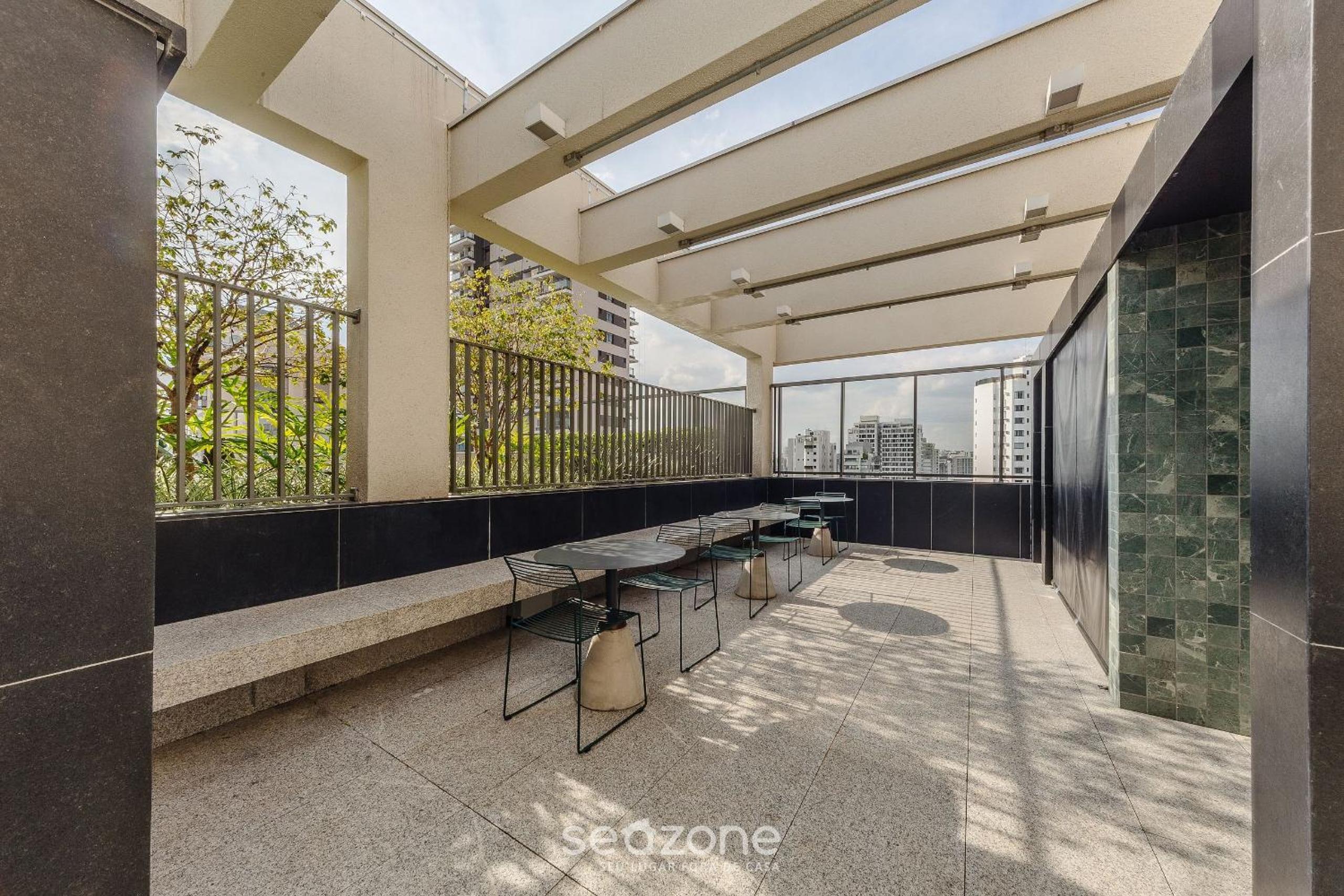 Practical Studio 1.3km from the Metro GBA1104