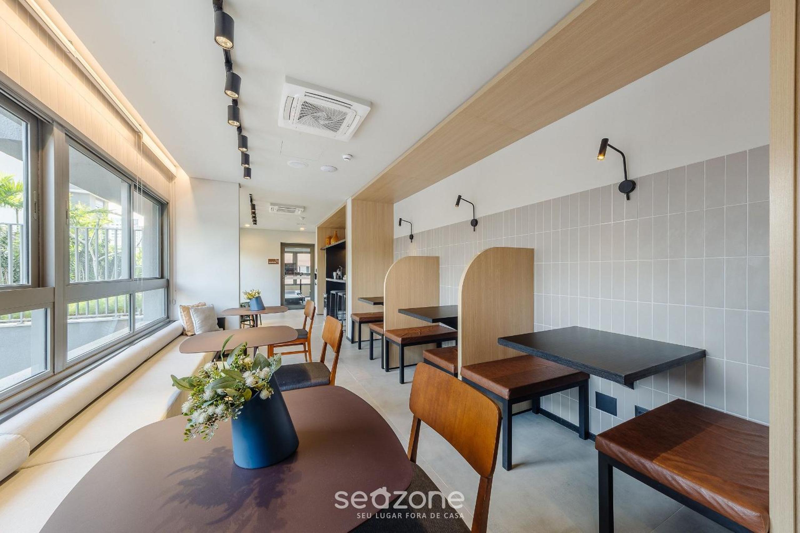 Practical Studio 1.3km from the Metro GBA1104