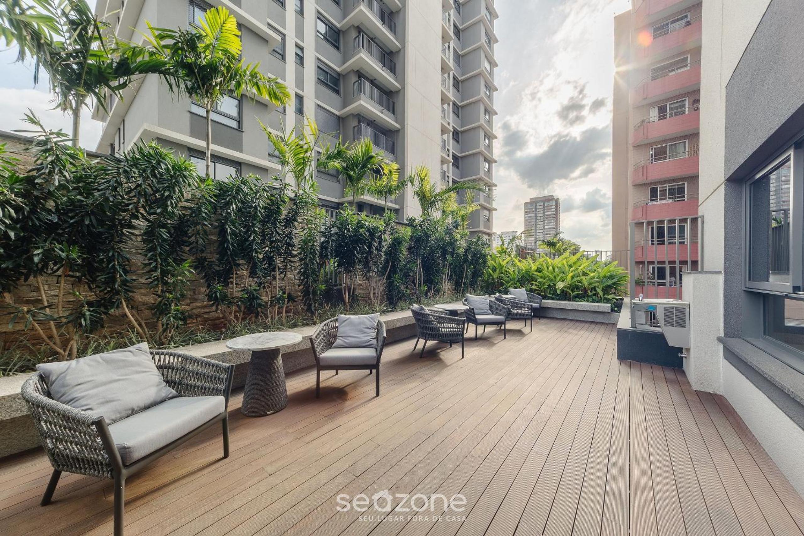 Practical Studio 1.3km from the Metro GBA1104