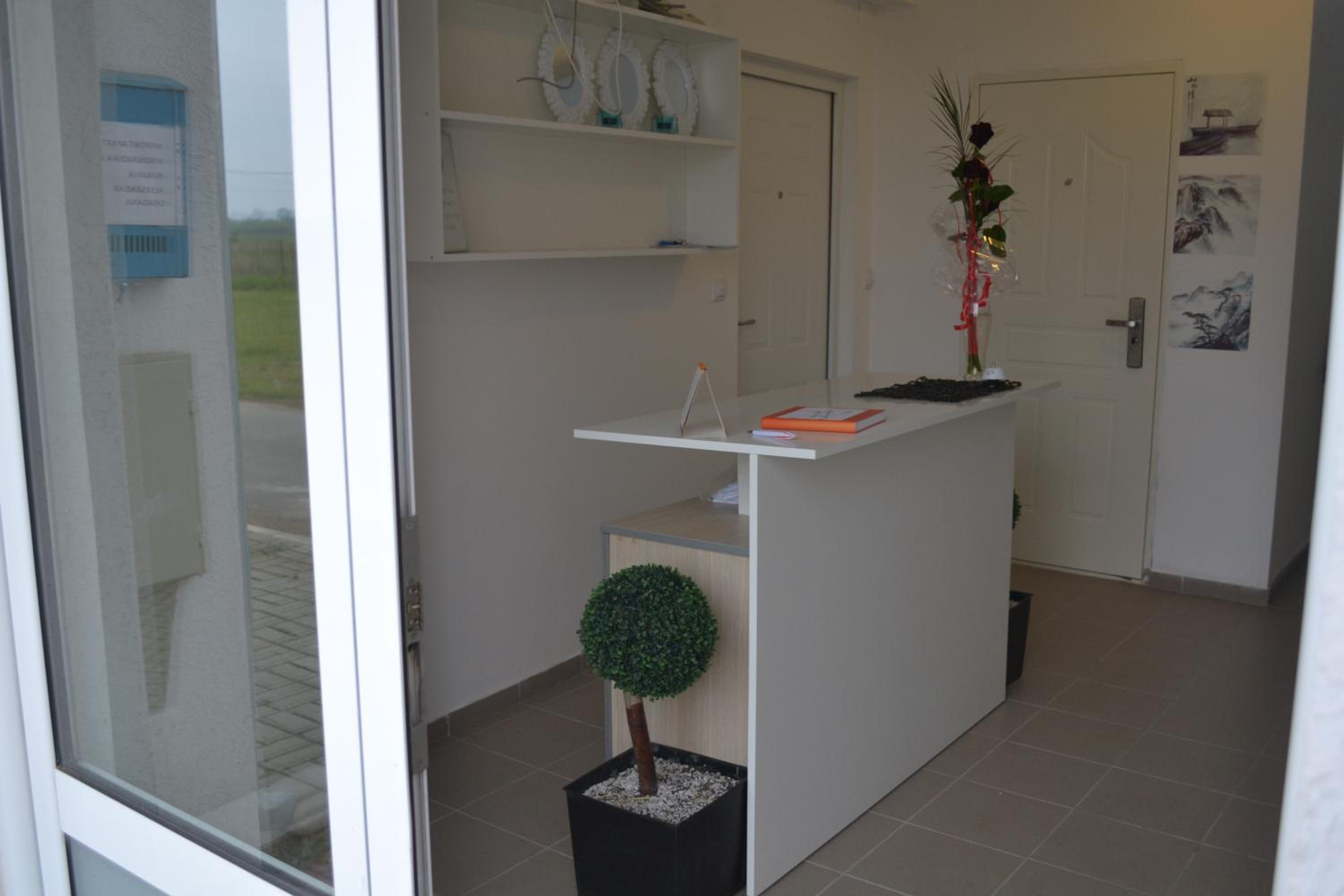 Airport Apartments
