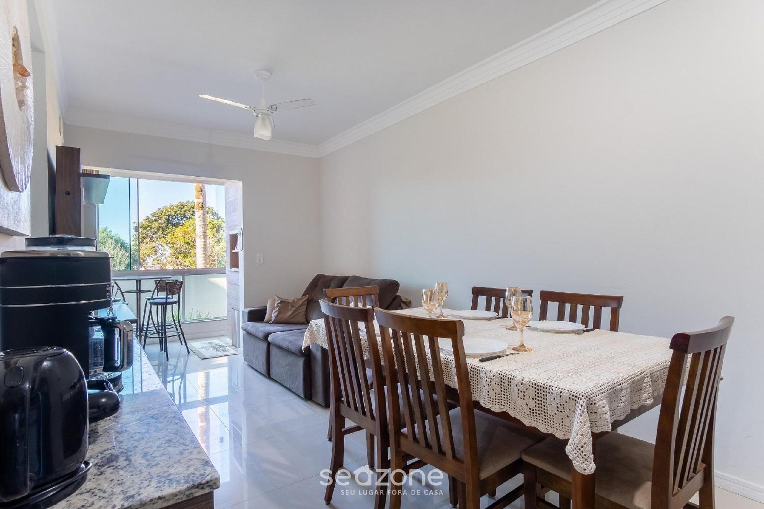 2 Bedroom Apart w/ Air 270m from the Beach GPS0102