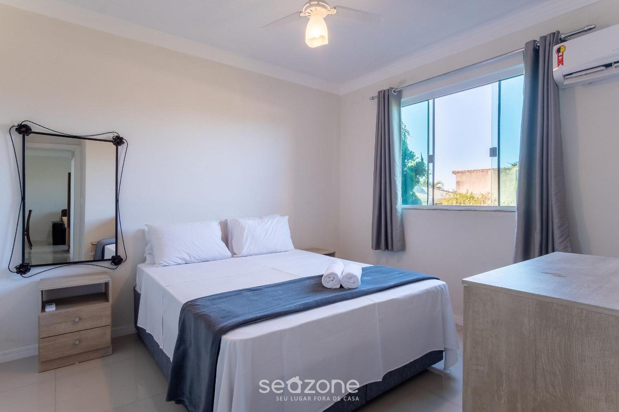 2 Bedroom Apart w/ Air 270m from the Beach GPS0102