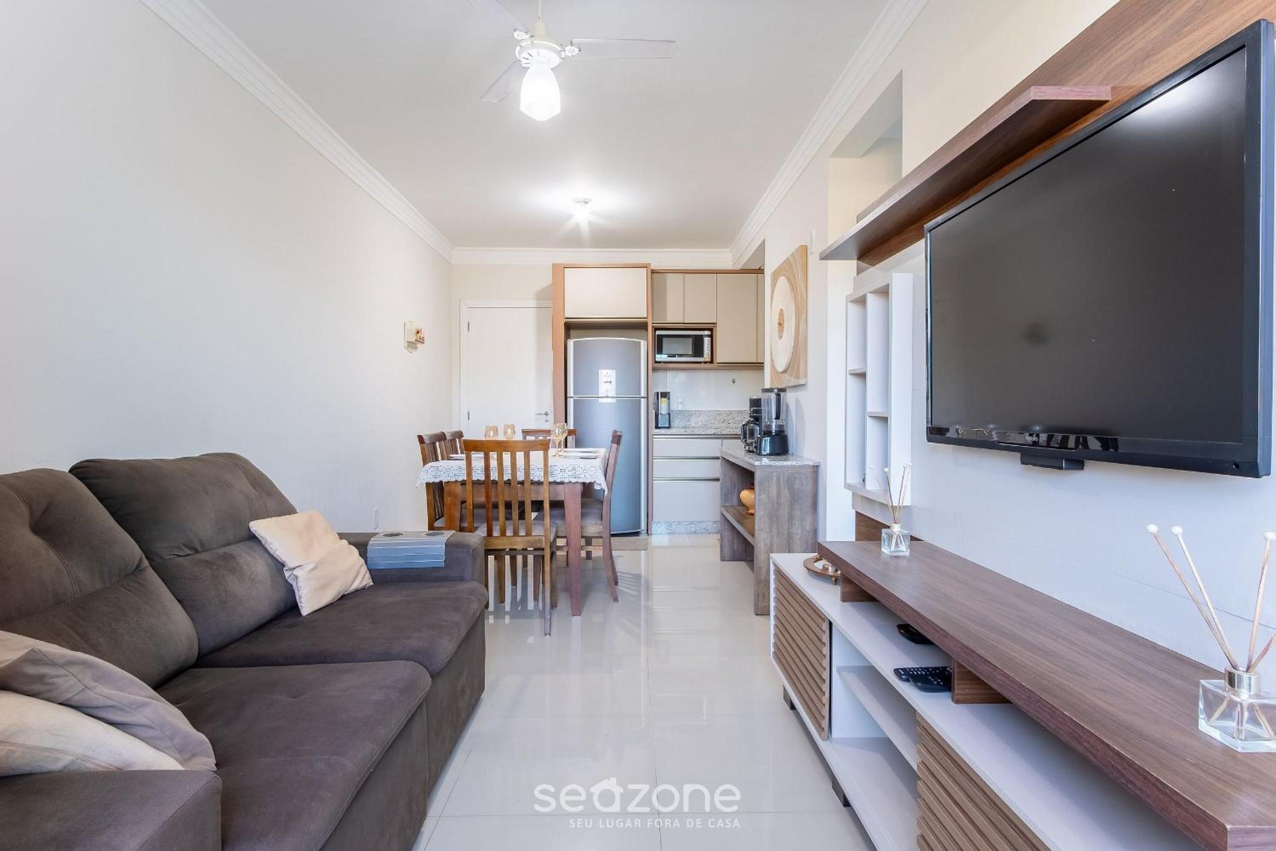 2 Bedroom Apart w/ Air 270m from the Beach GPS0102