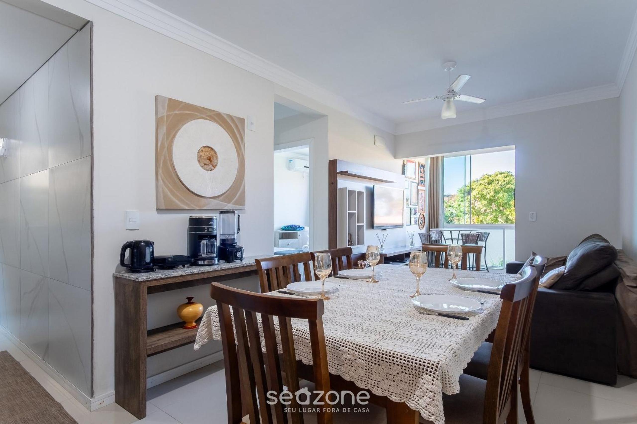 2 Bedroom Apart w/ Air 270m from the Beach GPS0102