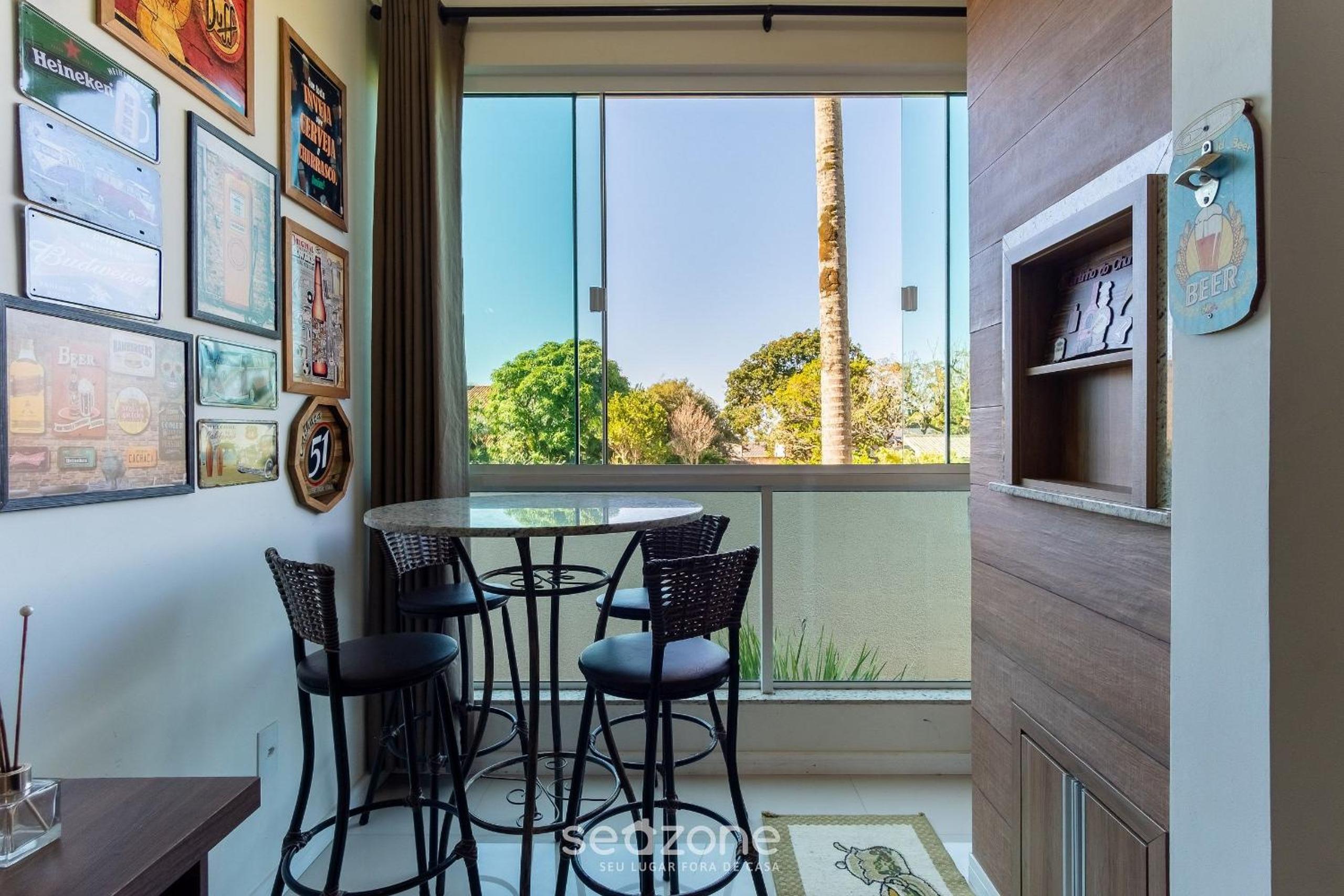 2 Bedroom Apart w/ Air 270m from the Beach GPS0102