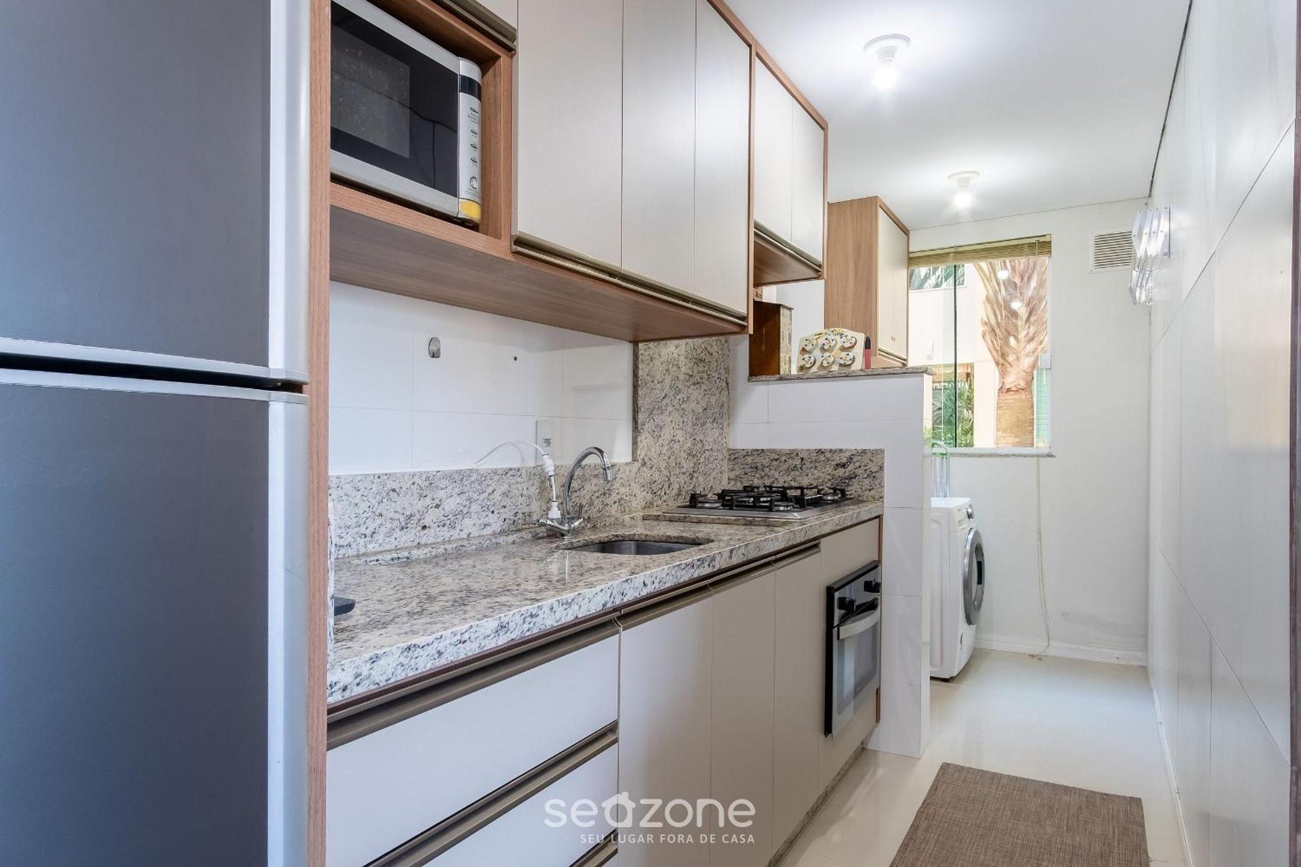 2 Bedroom Apart w/ Air 270m from the Beach GPS0102
