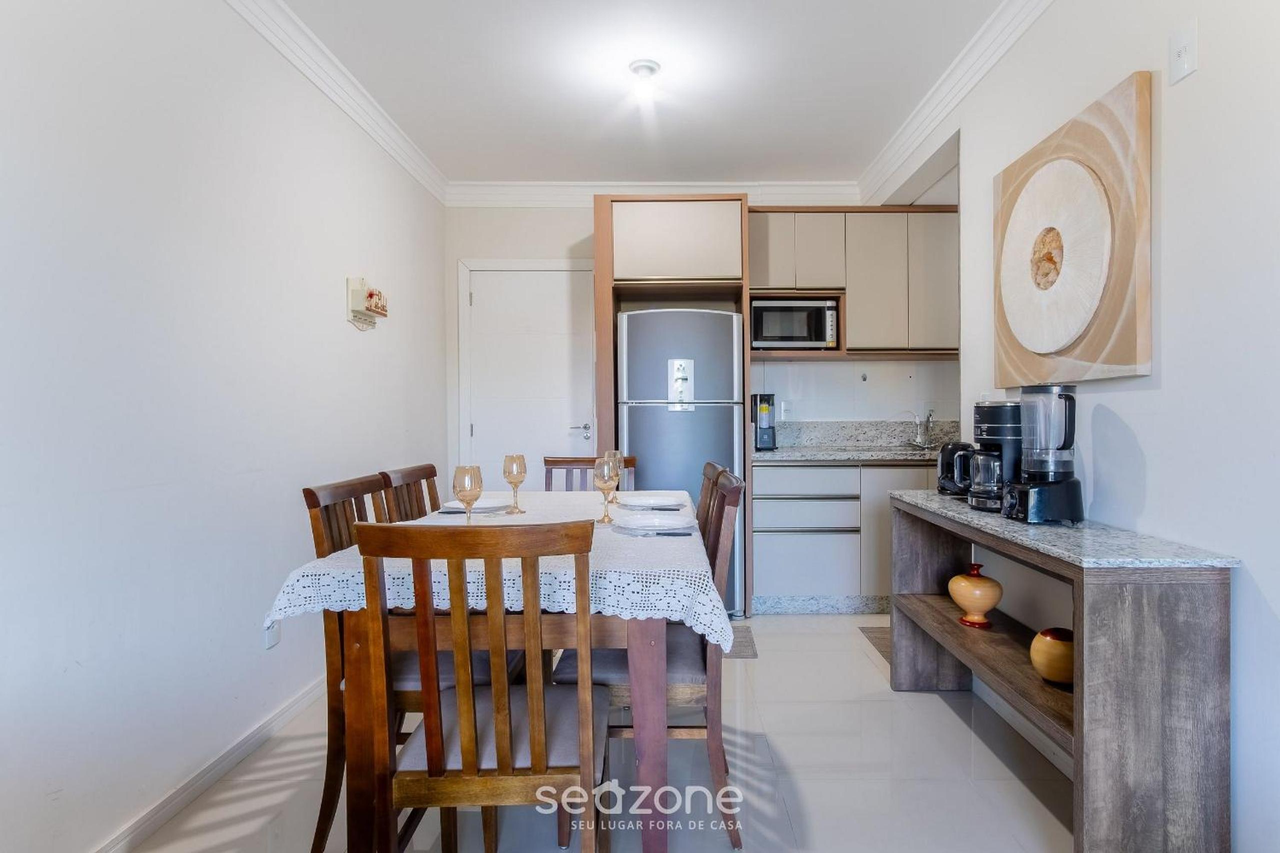 2 Bedroom Apart w/ Air 270m from the Beach GPS0102