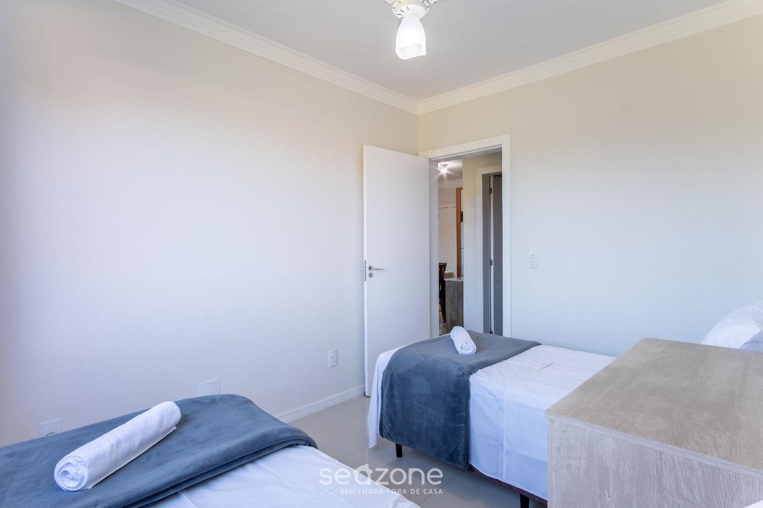 2 Bedroom Apart w/ Air 270m from the Beach GPS0102