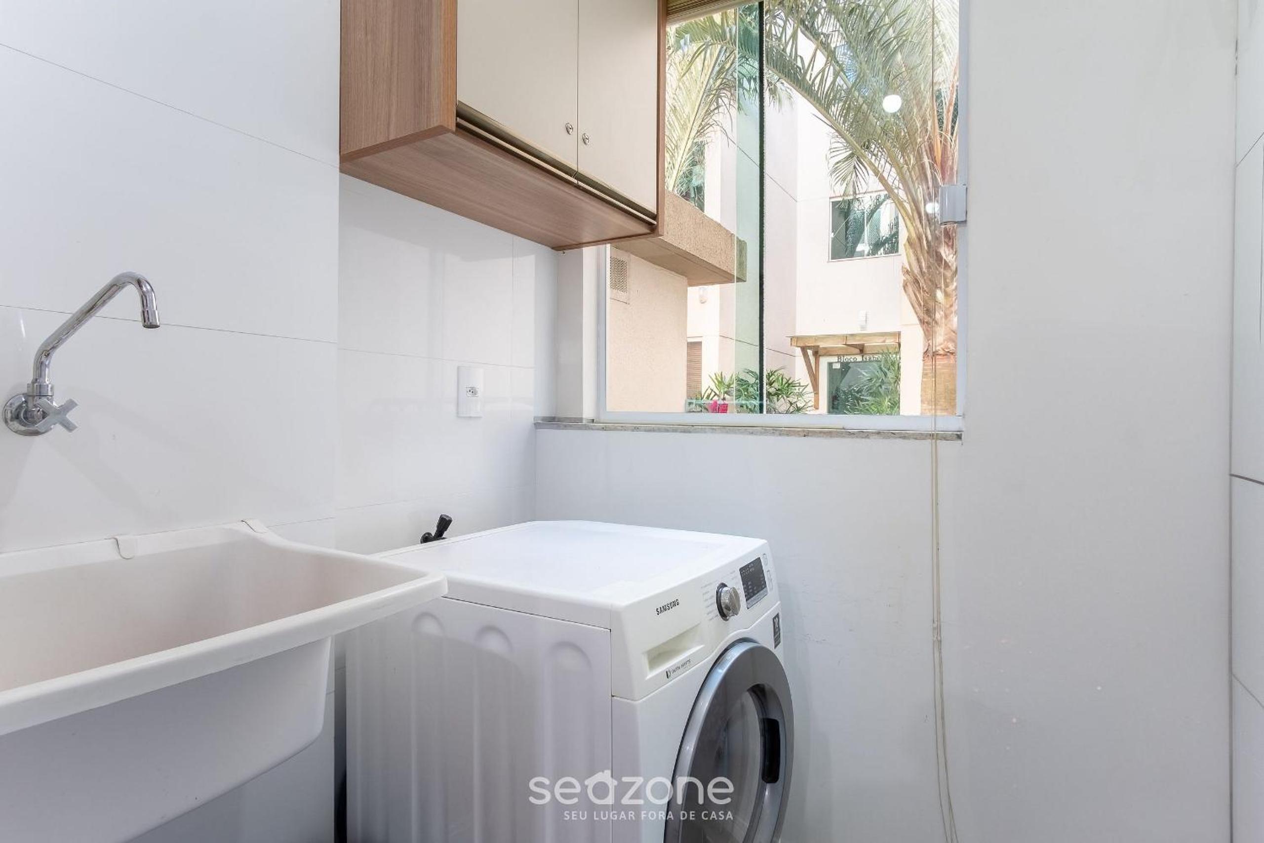 2 Bedroom Apart w/ Air 270m from the Beach GPS0102