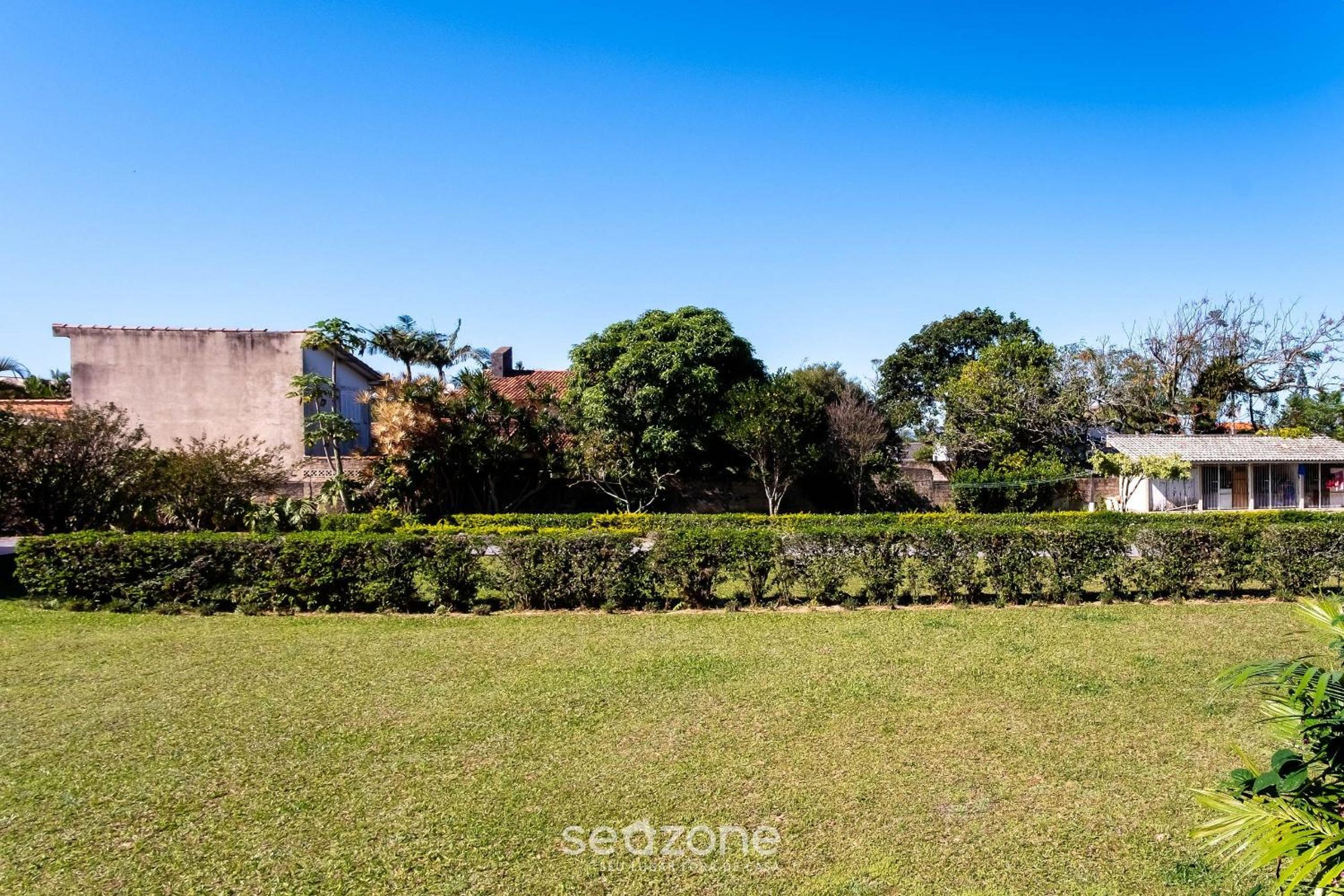 2 Bedroom Apart w/ Air 270m from the Beach GPS0102