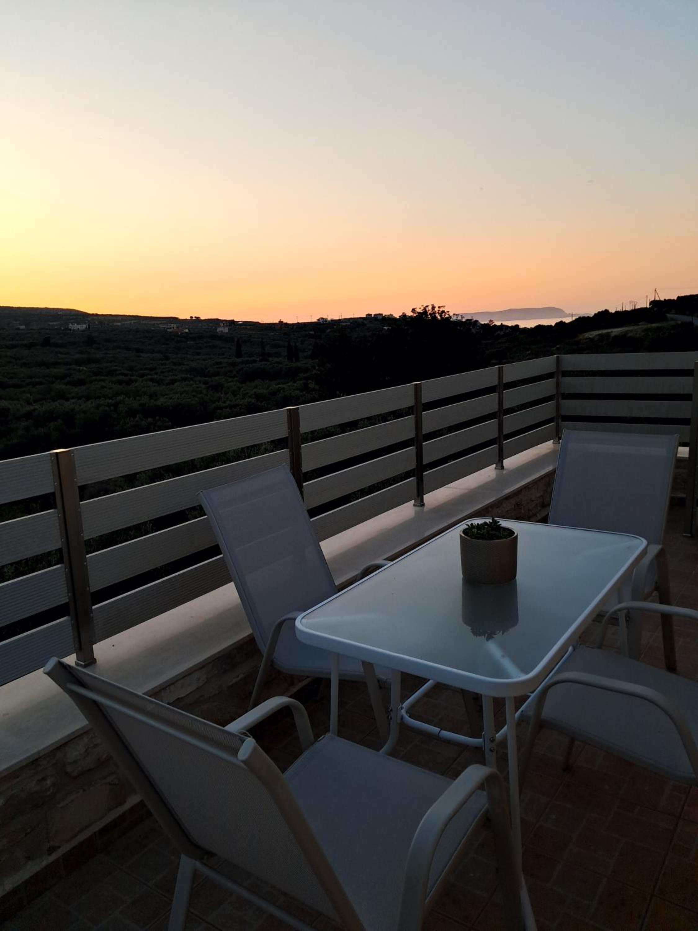 OLIVE LAND - ΓΗ ΤΗΣ ΕΛΙΑΣ / STONE VILLA.