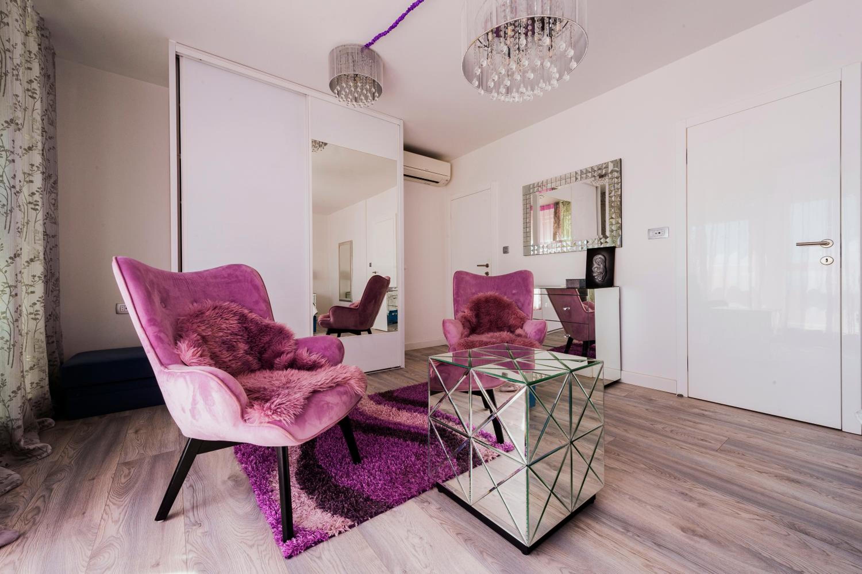 Downtown luxury apartment Emili — Split photo 3