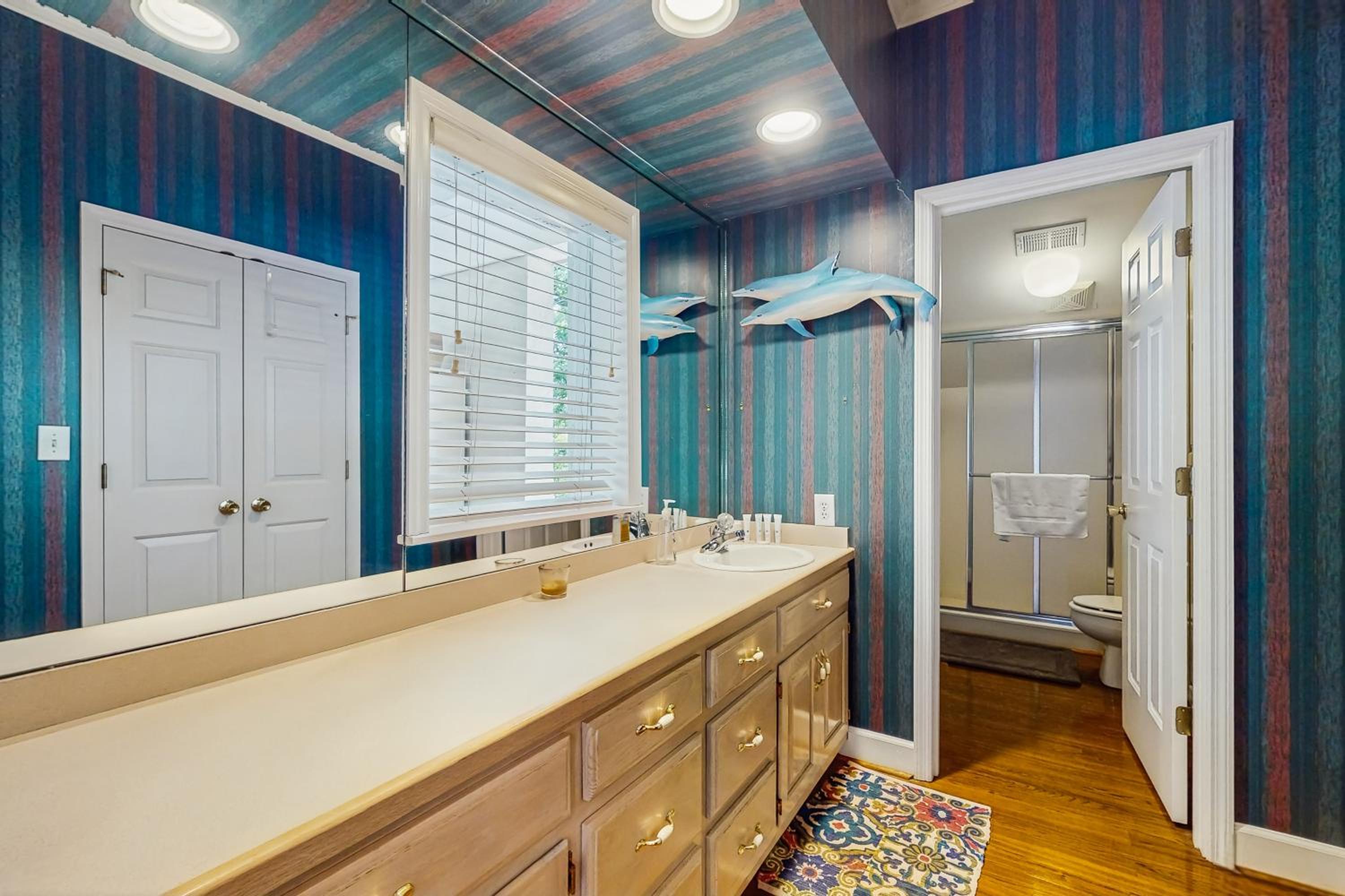 4BR Spacious Private Home with Dock and Deck
