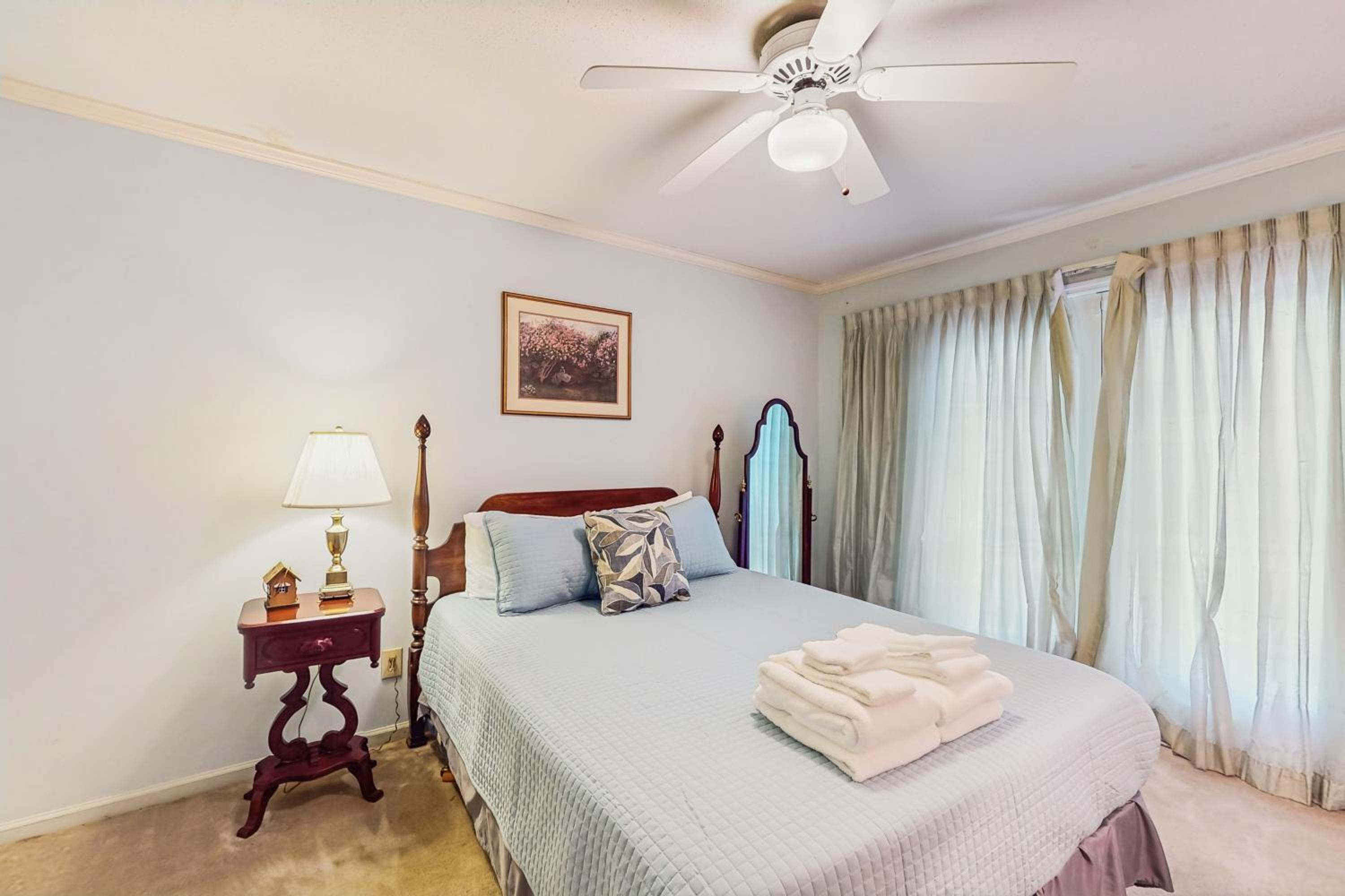 4BR Spacious Private Home with Dock and Deck