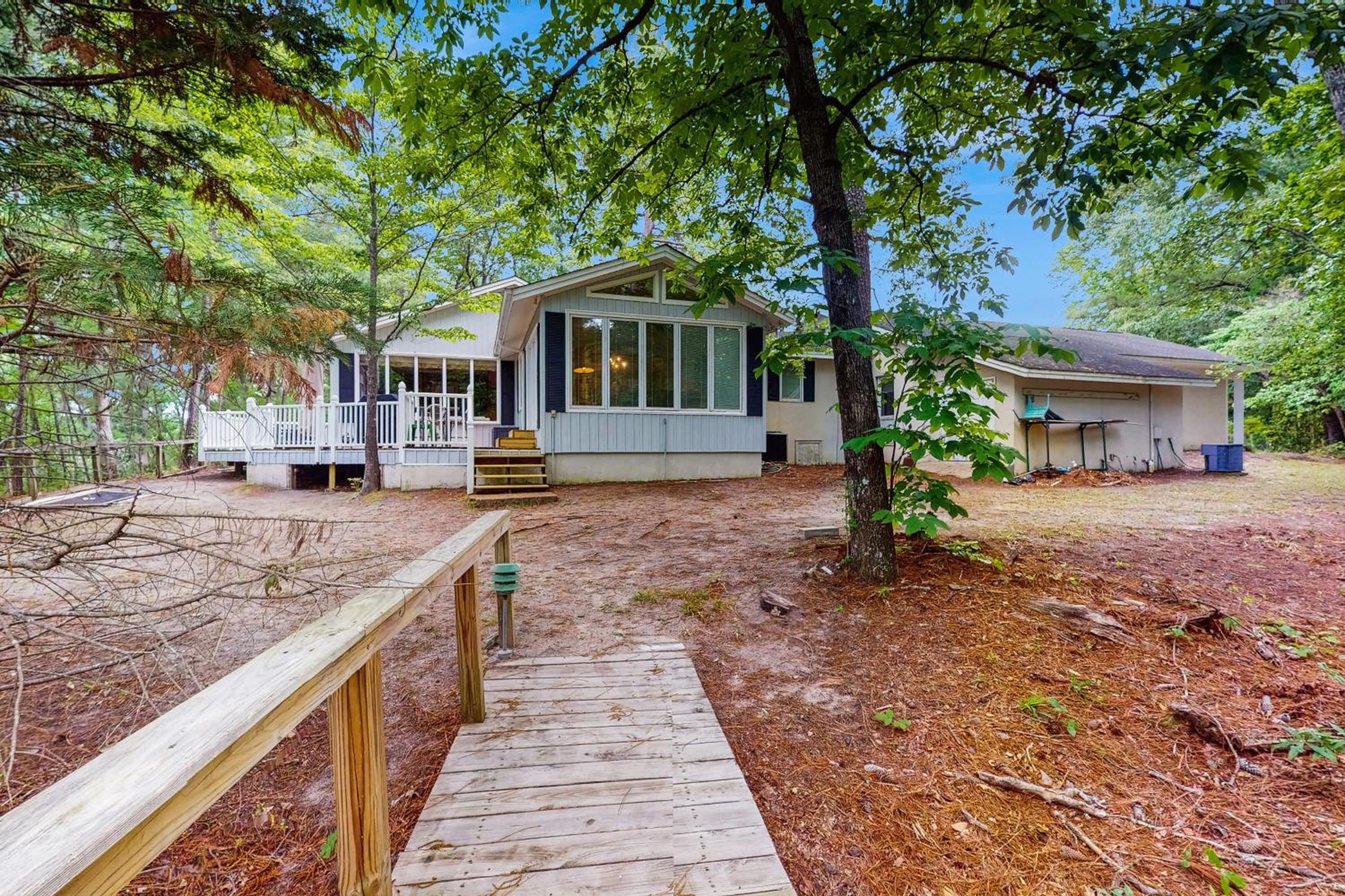 4BR Spacious Private Home with Dock and Deck